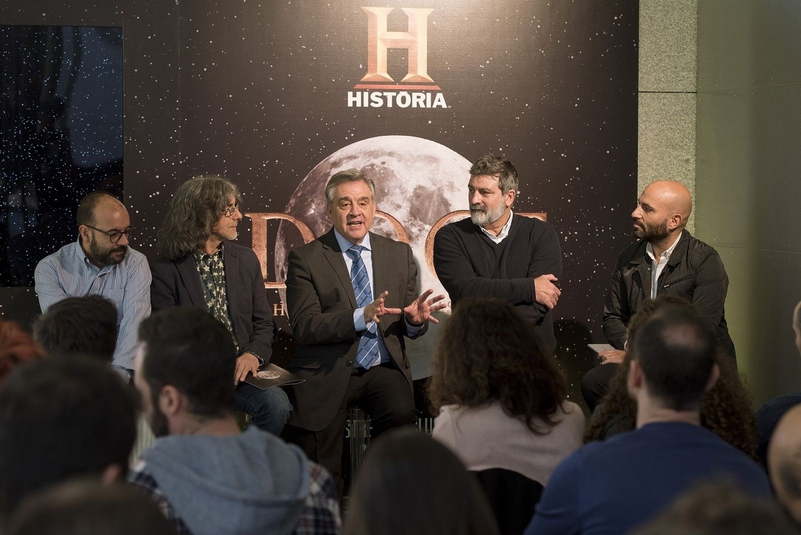 Los responsables de Canal Historia y de la serie durante la presentación en el Observatorio de Madrid.