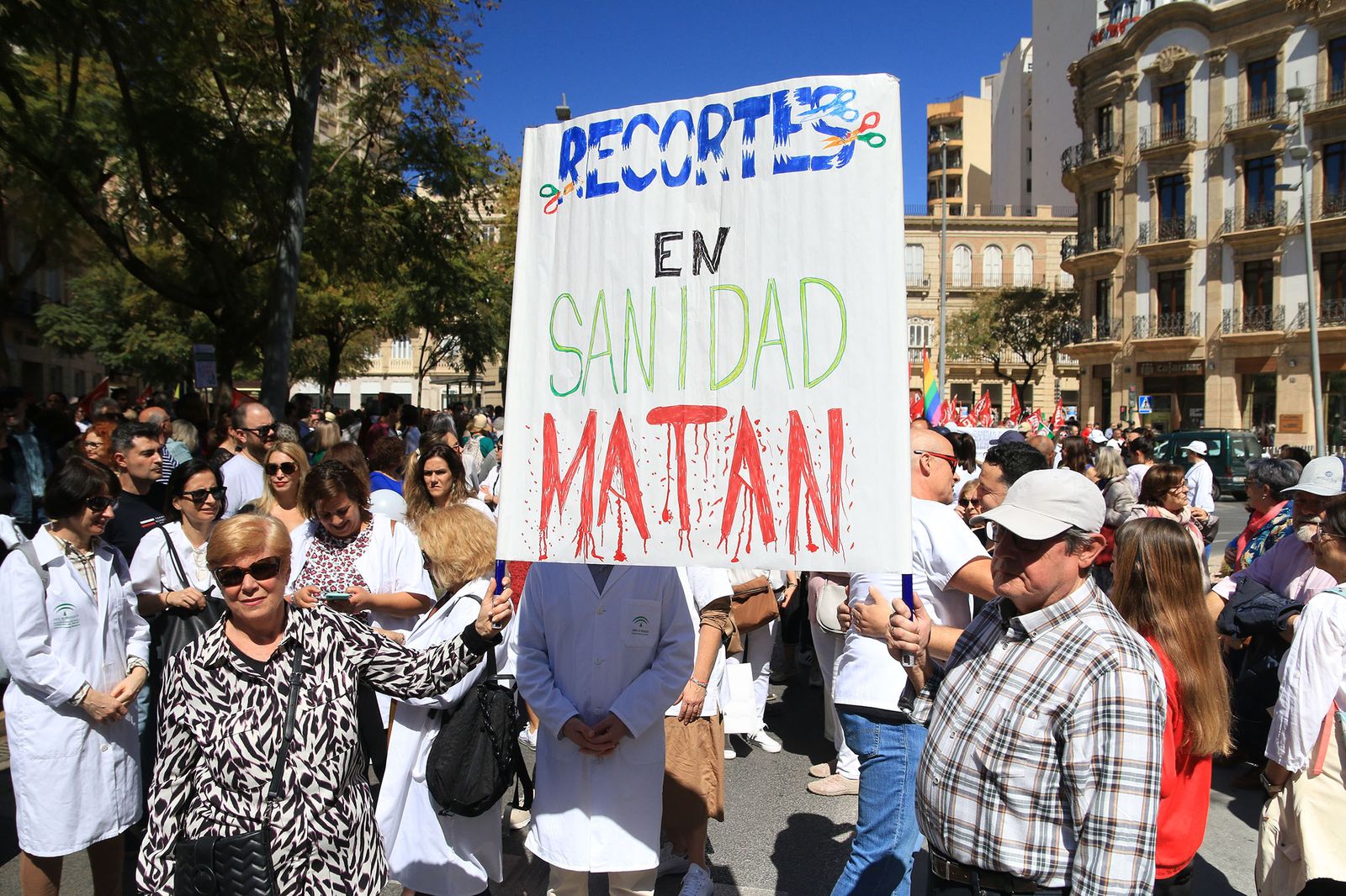 Los sanitarios de Almería se manifiestan contra la mala salud de la sanidad andaluza