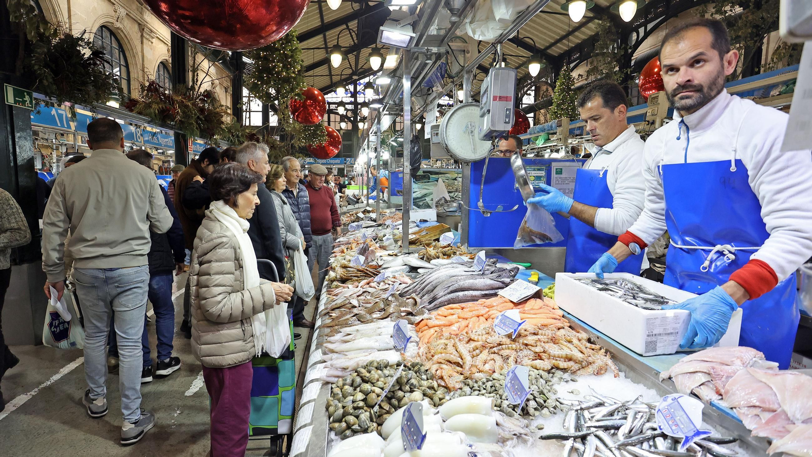 Gran ambiente en la zona de pescado y marisco, días atrás.