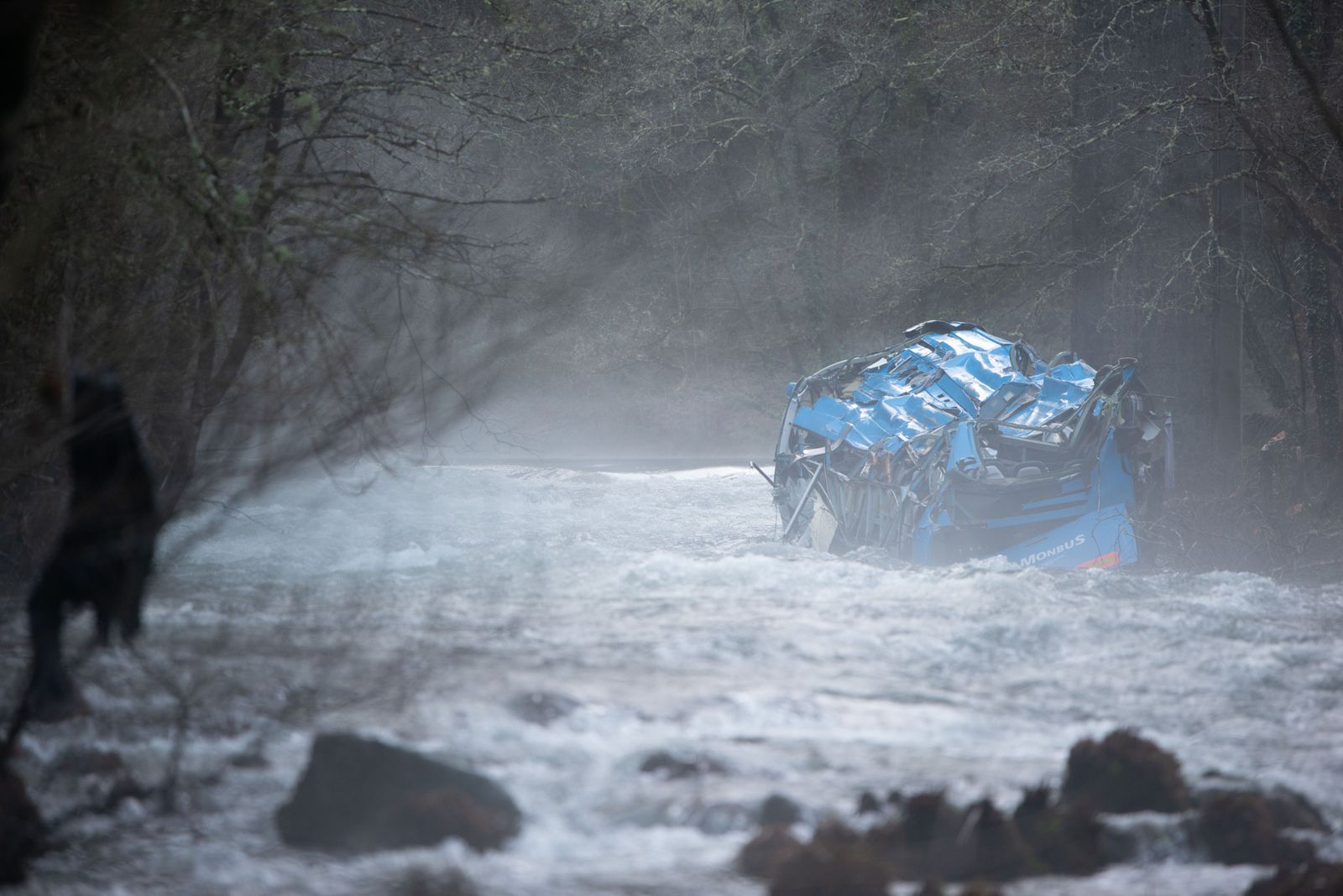 Impactantes imágenes: así quedó el autobús de Pontevedra tras caer al río
