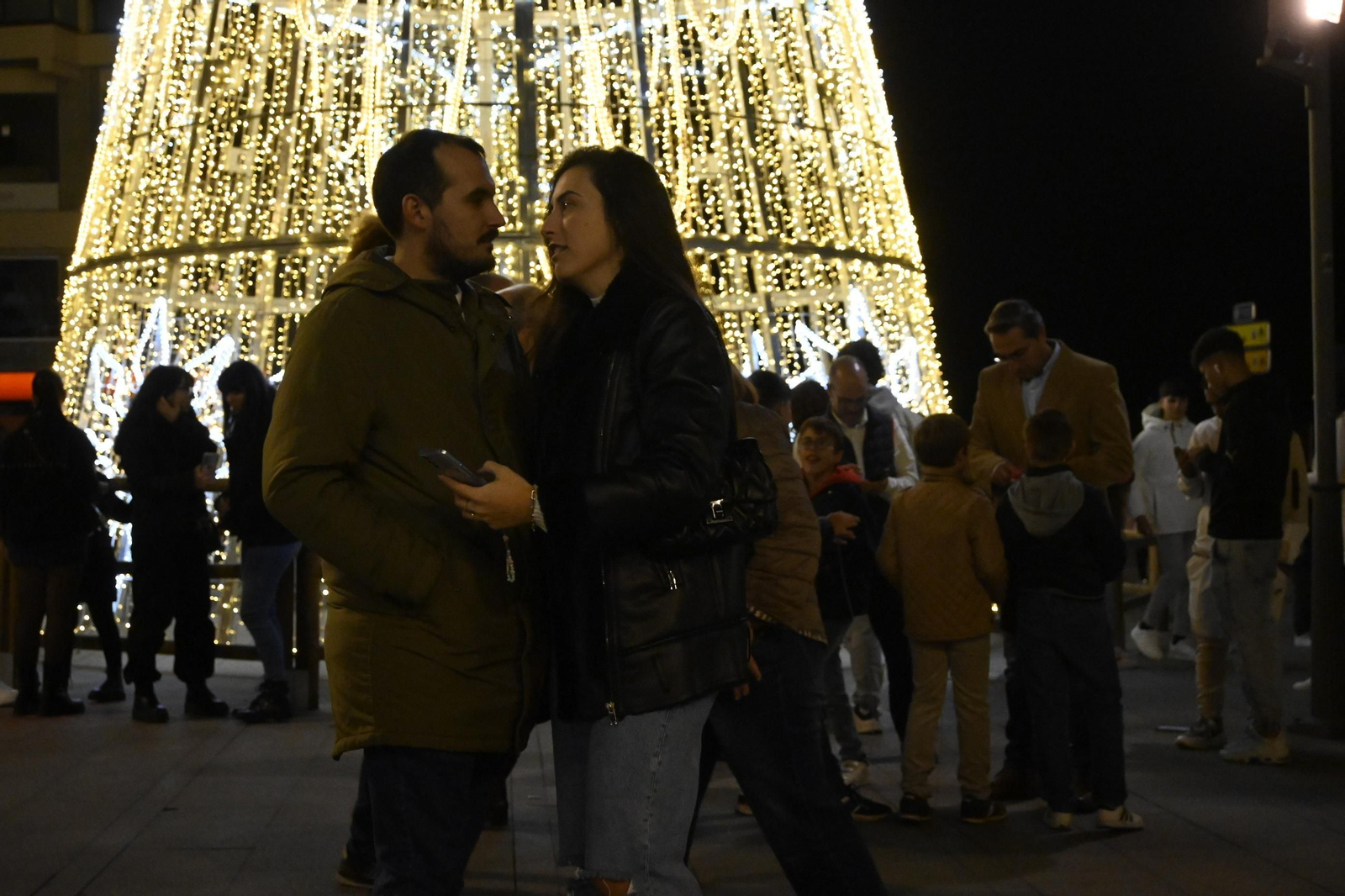 Imágenes del alumbrado navideño en las calles de Huelva