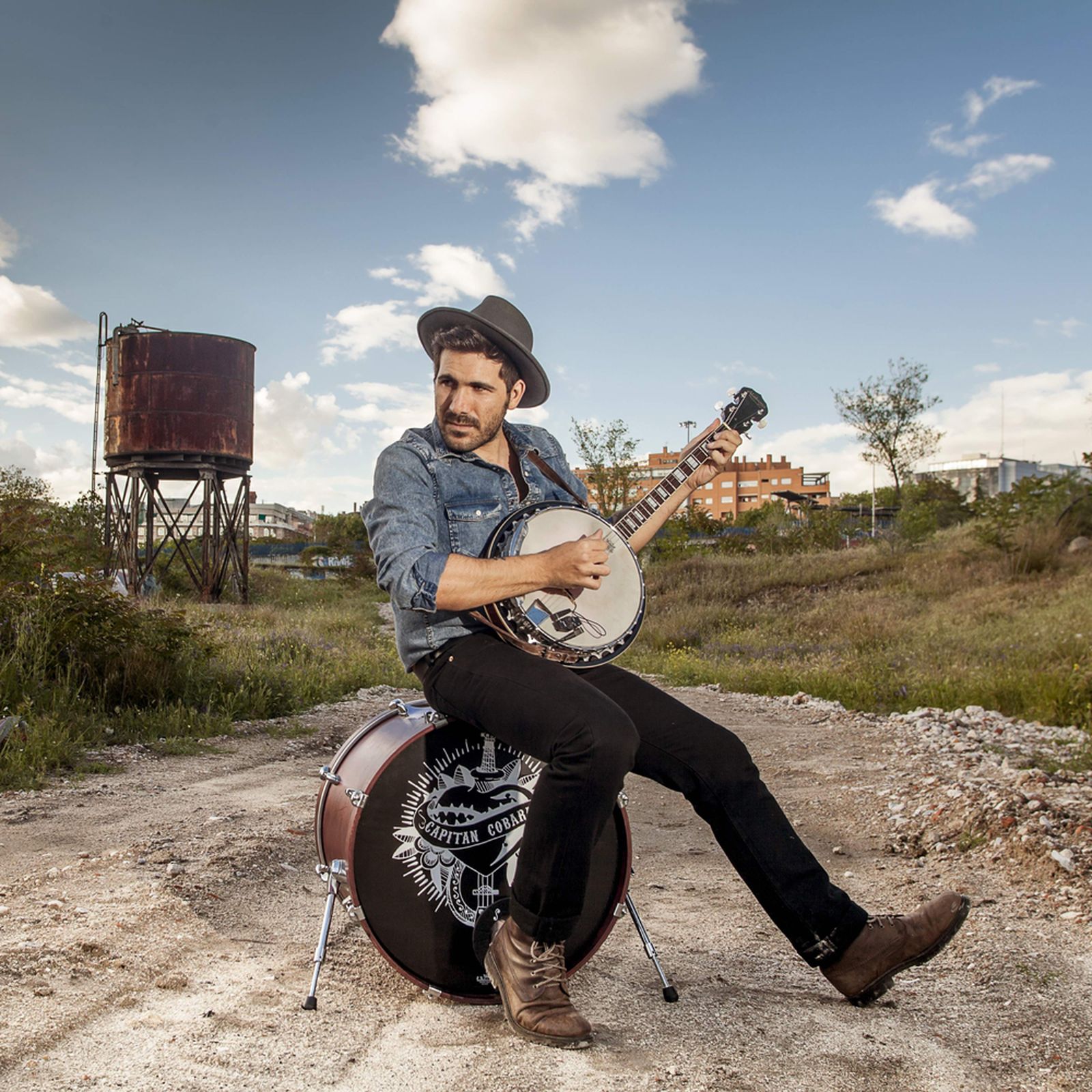 Albertucho es el responsable del proyecto Capitán Cobarde.