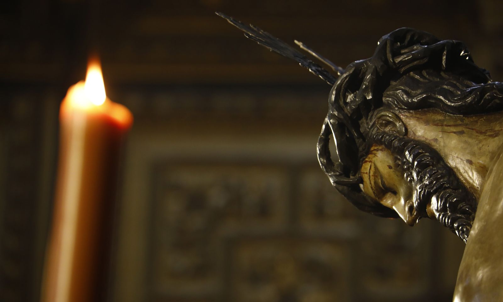 Primer plano del Cristo de la Salud, de la hermandad del Vía Crucis.