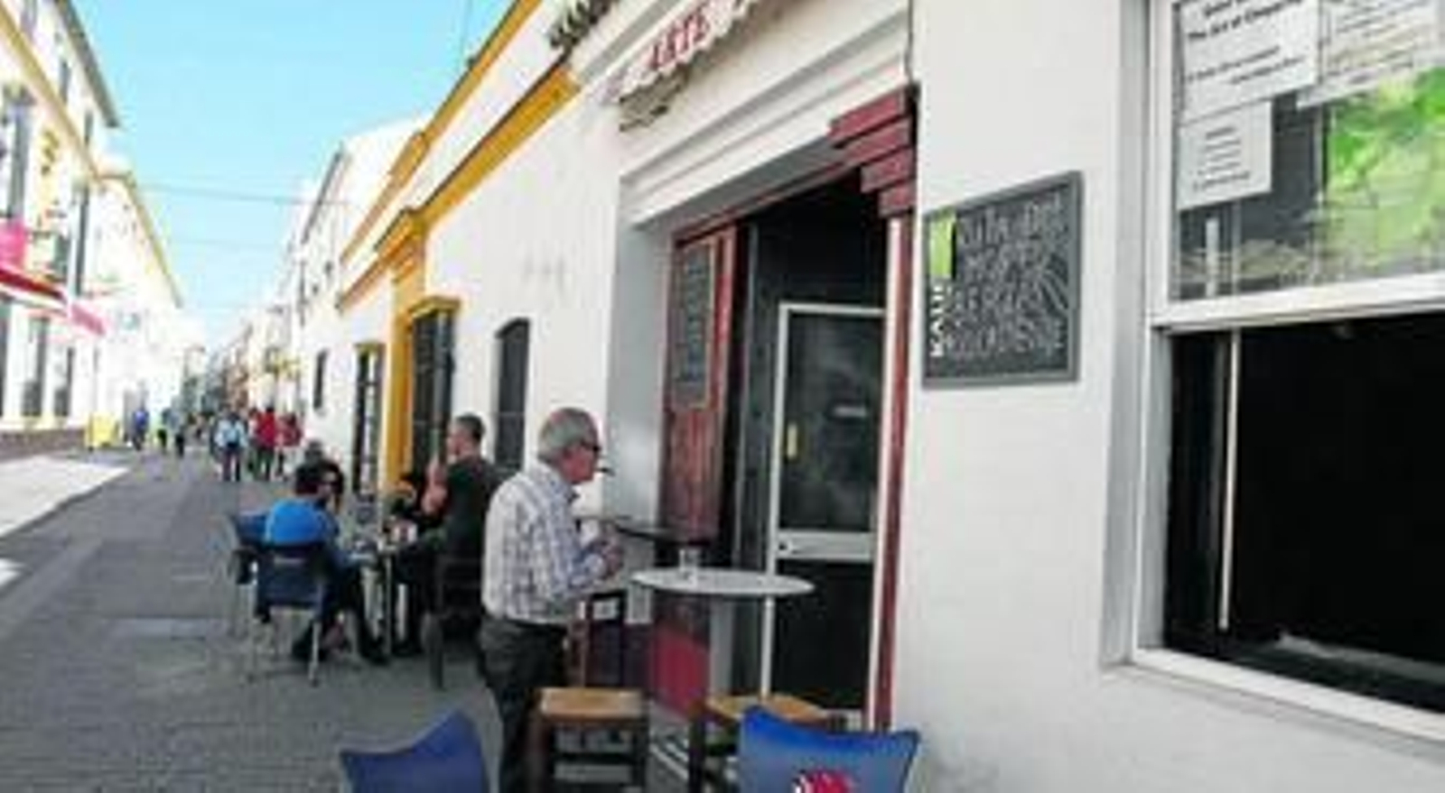 'El Arte de Picar' es uno de los locales donde se puede degustar el mosto acompañado de ajo caliente o berza.