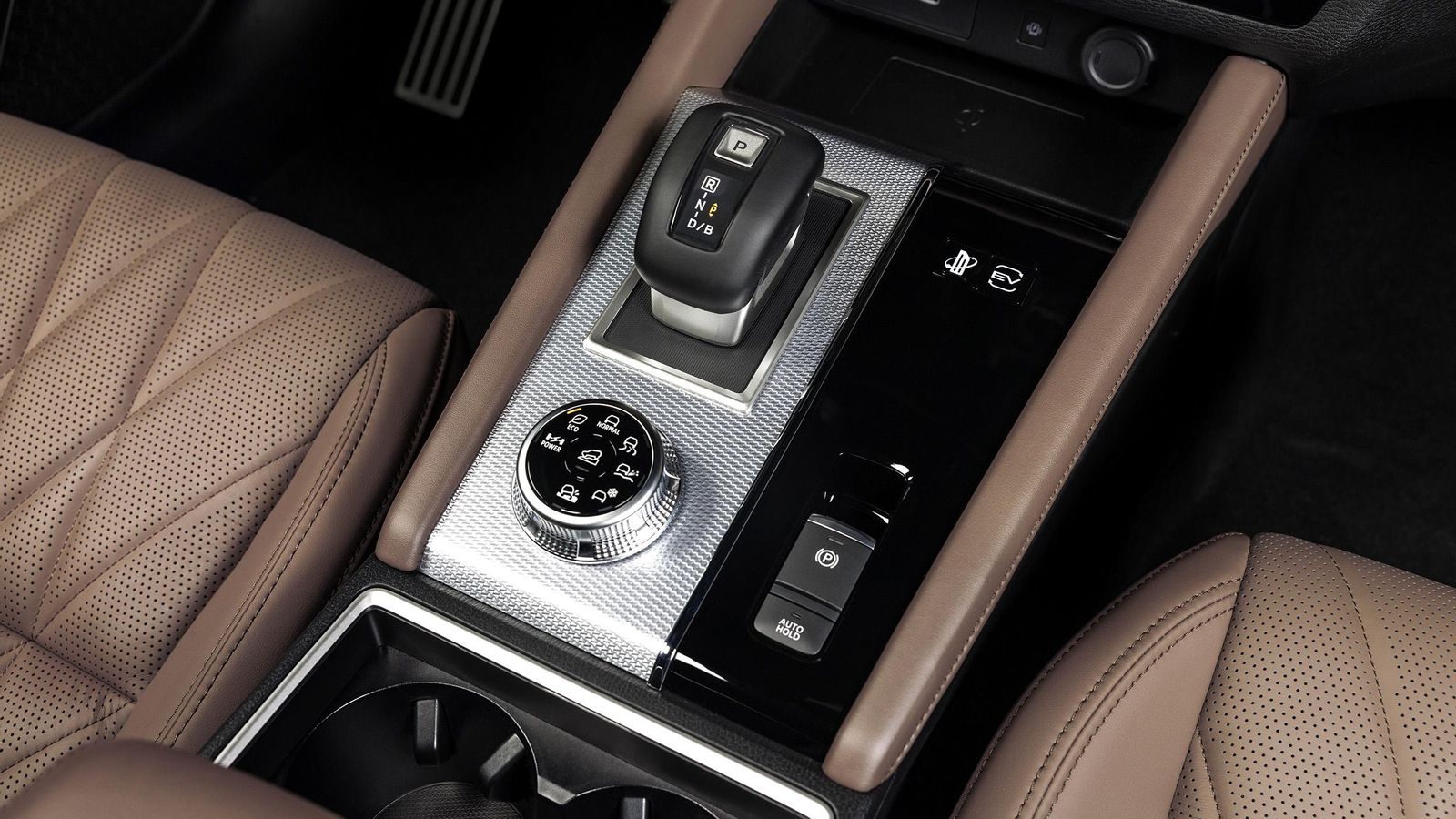 NewOutlanderPHEVMoonstoneGrey 059LR