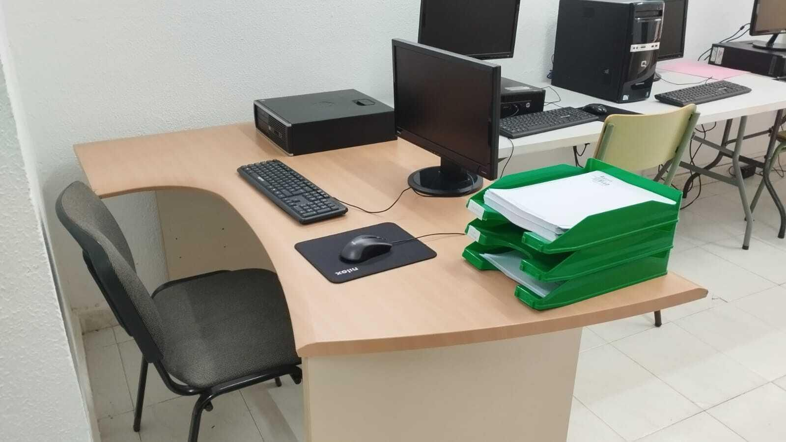 Parte del equipo informático donado