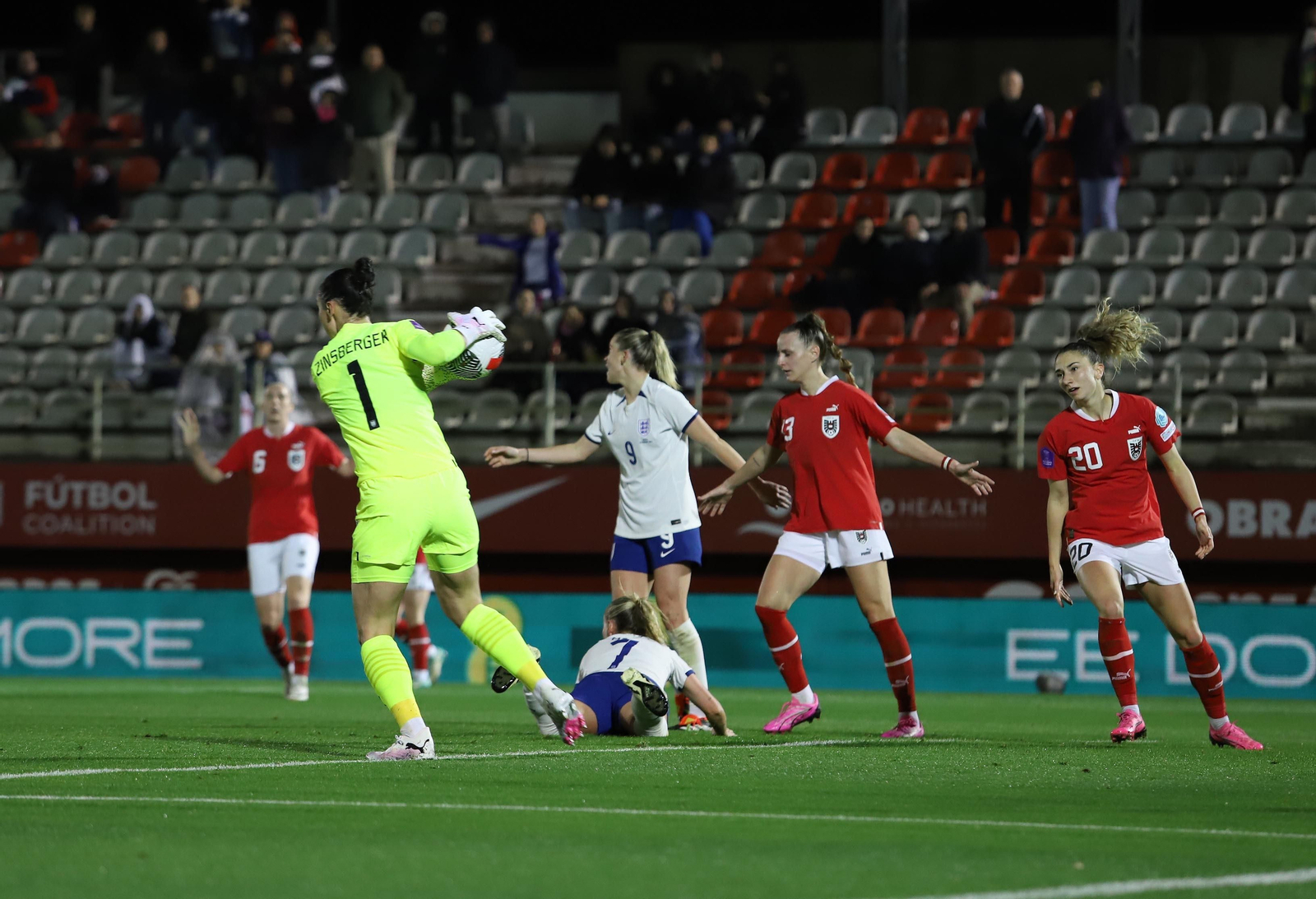LAS FOTOS DEL AMISTOSO INGLATERRA-AUSTRIA FEMENINO EN ALGECIRAS