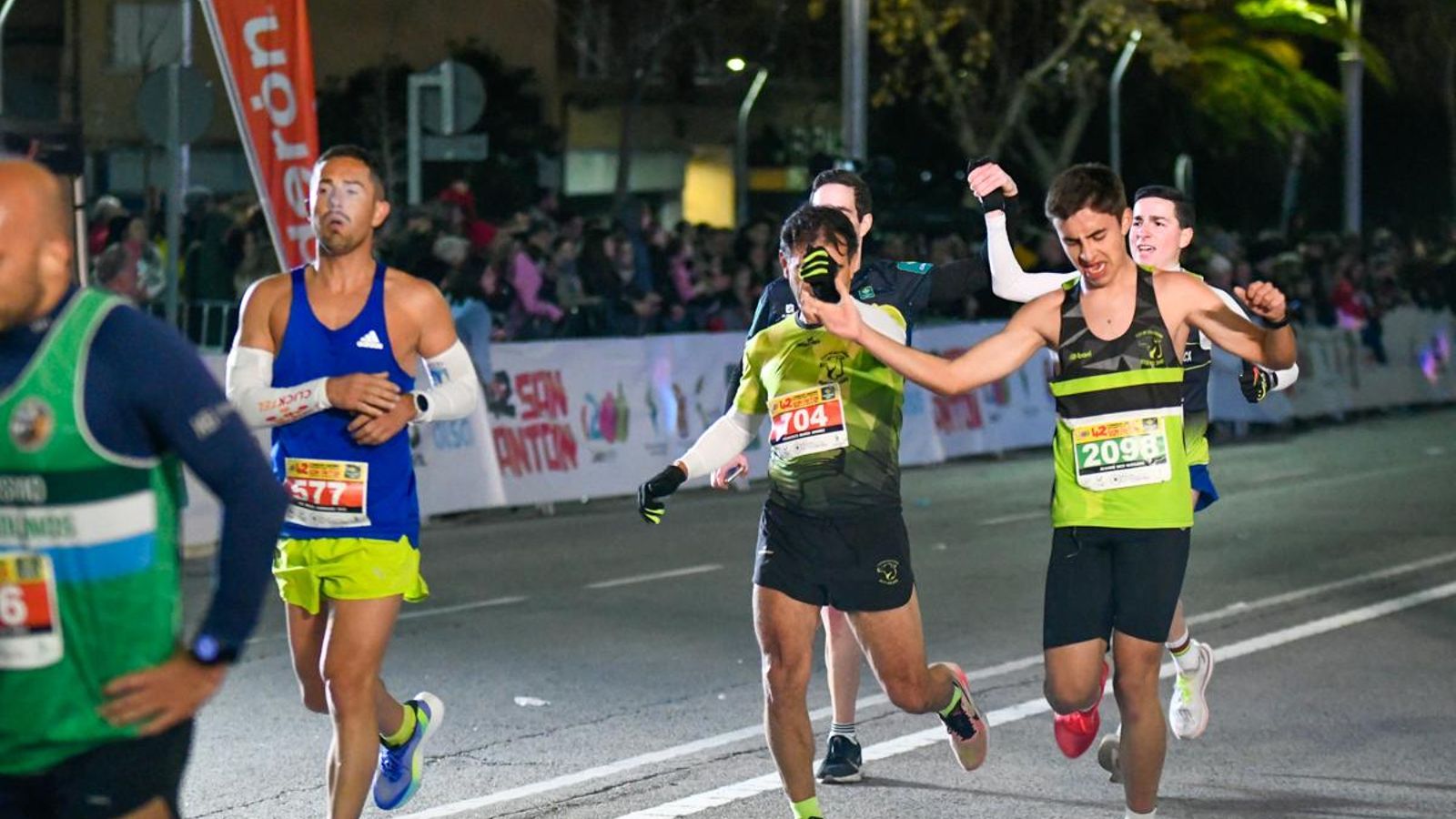 En imágenes: búscate en tu llegada a meta de la Carrera de San Antón 2025 (2)