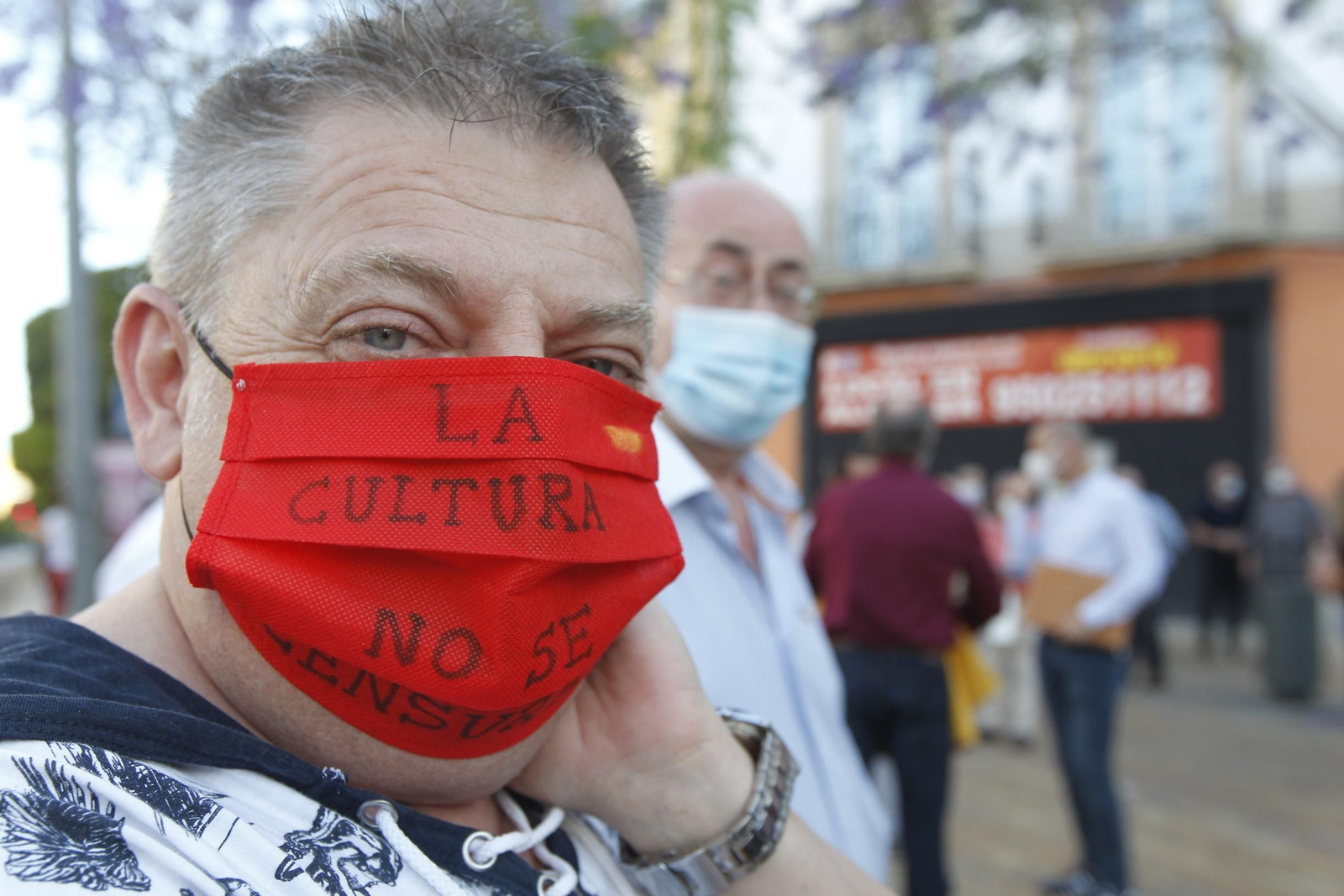 Fotogalería manifestación a favor del mundo del toro. Almería