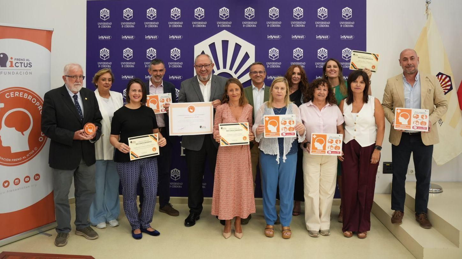 Personal de la UCO recoge sus diplomas acreditativos en detección de ictus.