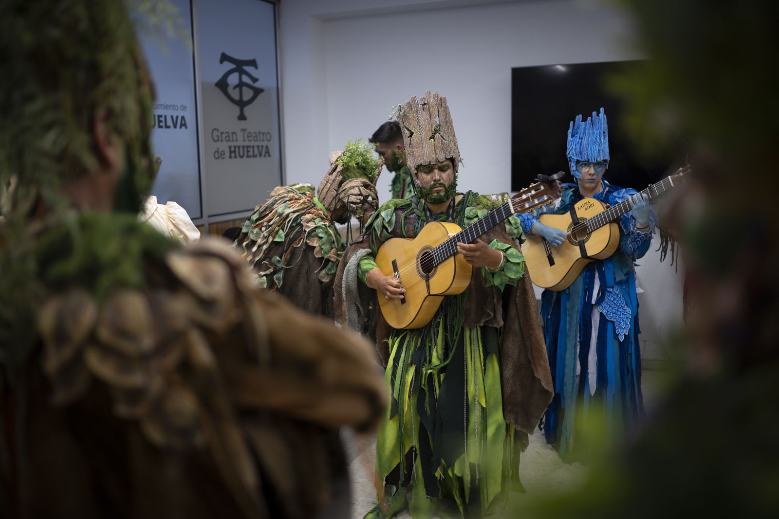 Imágenes de la actuación de la comparsa de Huelva "La vieja verde" en el Carnaval Colombino