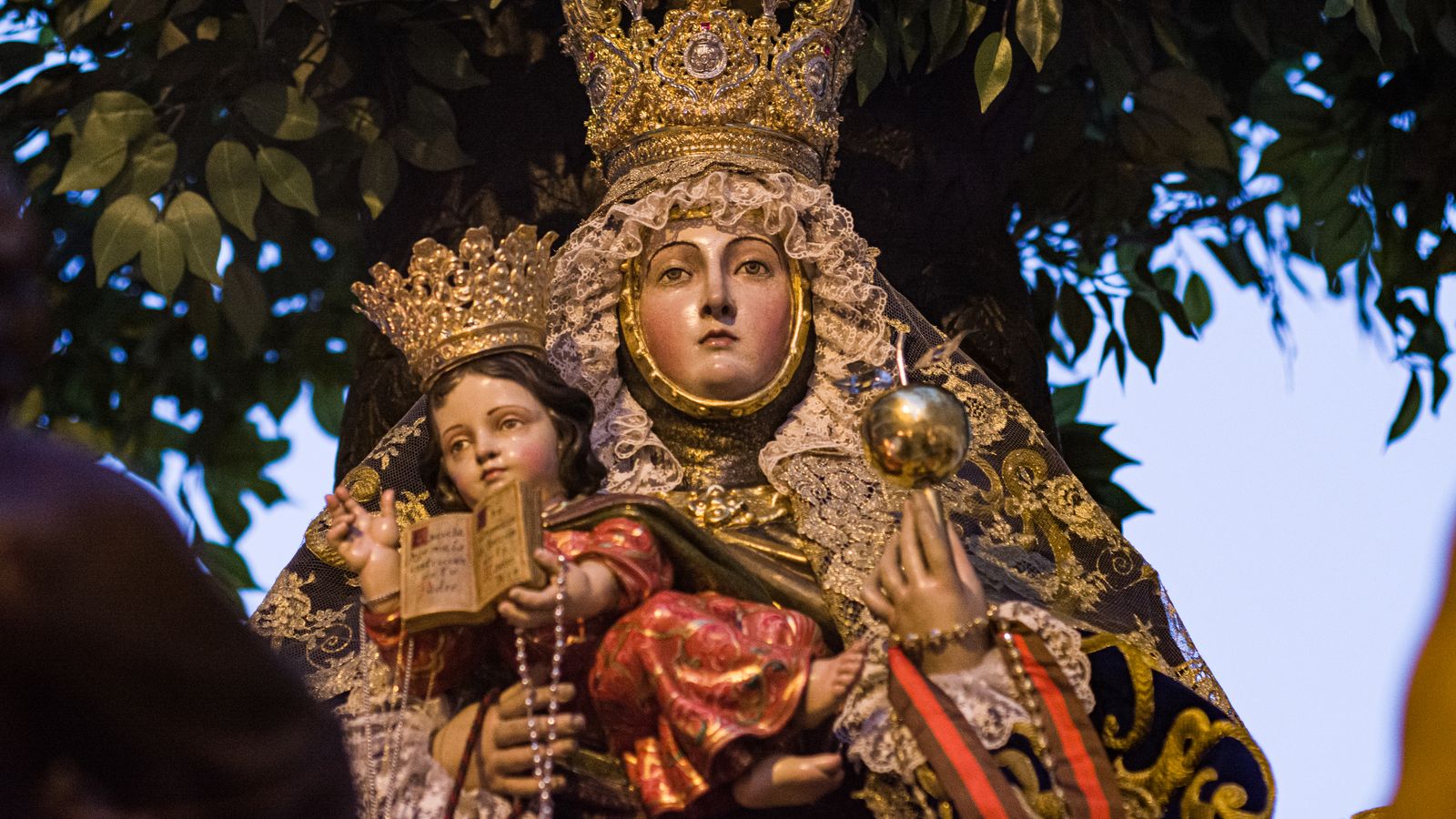 La procesión de la Virgen de Valvanera, en imágenes