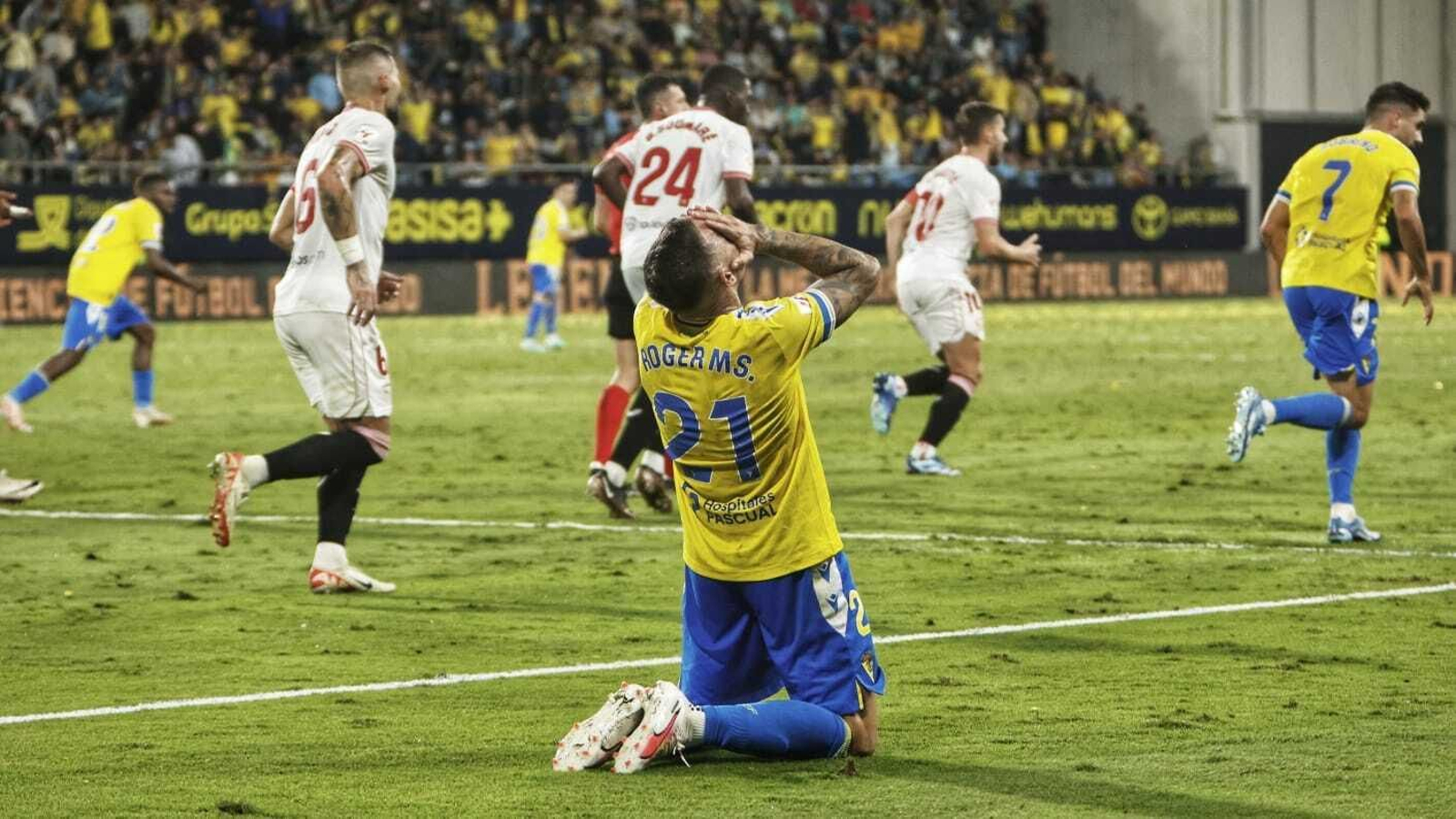 Búscate entre las imágenes del partido Cádiz Cf - Sevilla