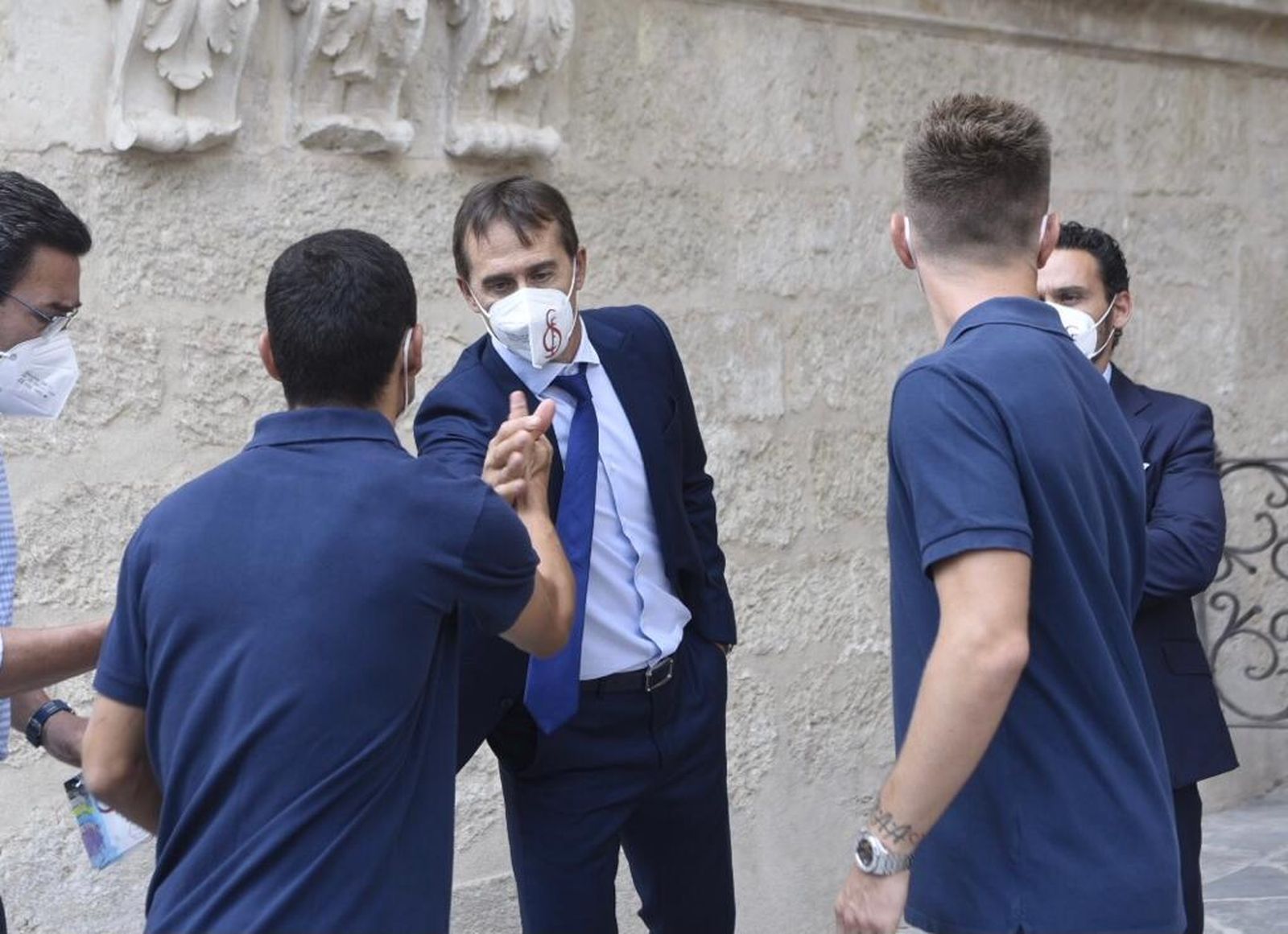 El Sevilla cumple con la tradición ante la Virgen de los Reyes
