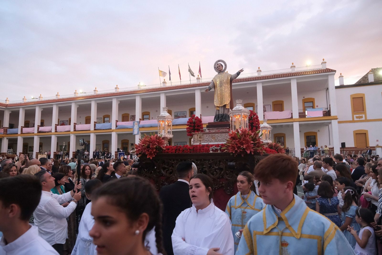 La procesión de María Auxiliadora de Córdoba, en imágenes