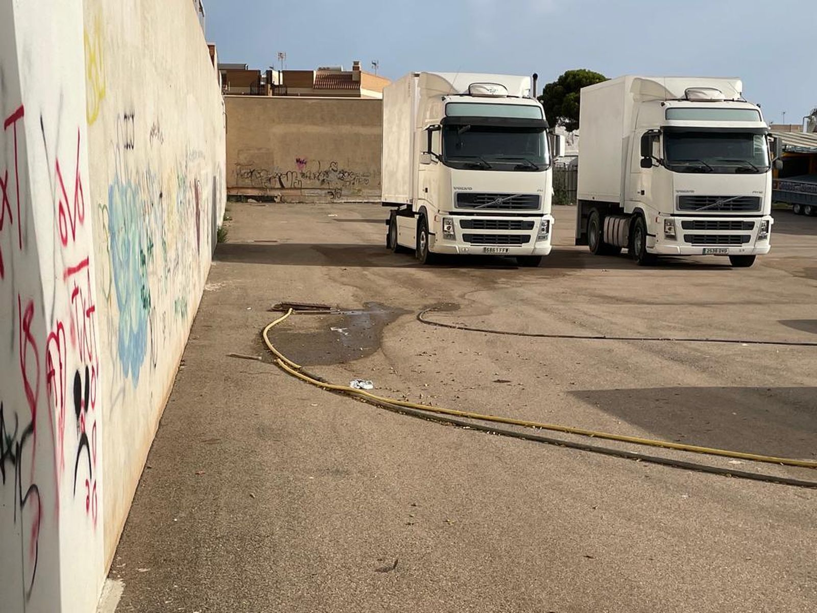 Caravanas de feriantes instaladas el pasado año en un solar sin infraestructuras