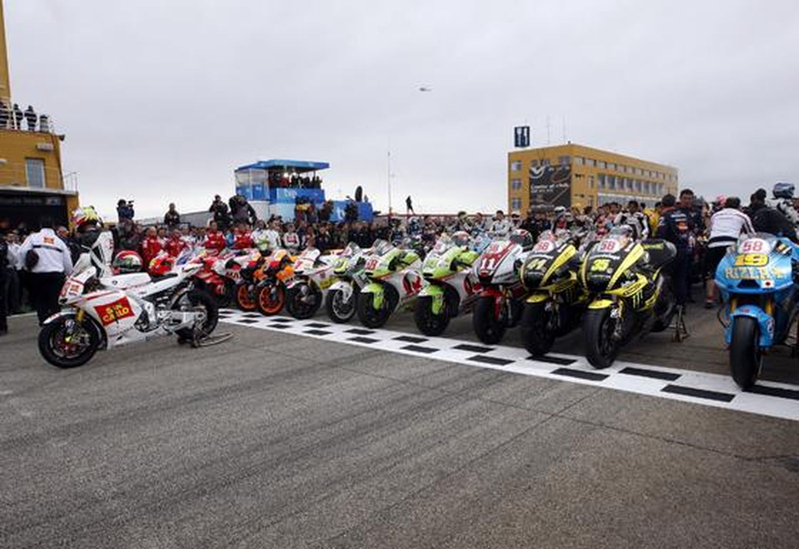 Homenaje a Simoncelli

Foto: EFE