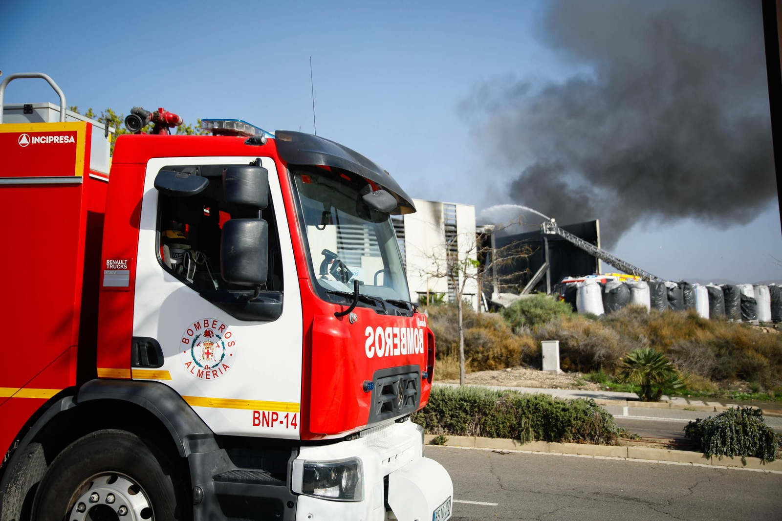 Nuevo incendio en la nave de Hintes Oil Europa en el PITA