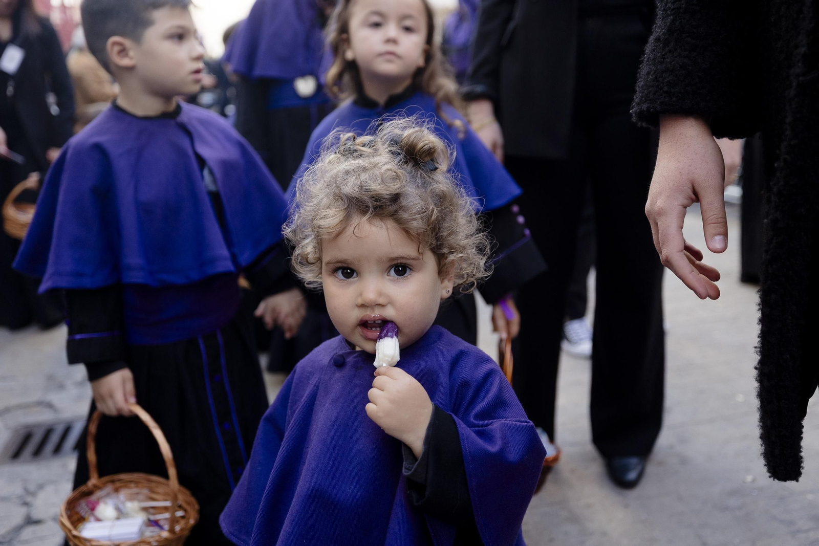 Imágenes de la salida de Siete Palabras en la Semana Santa de Cádiz 2025