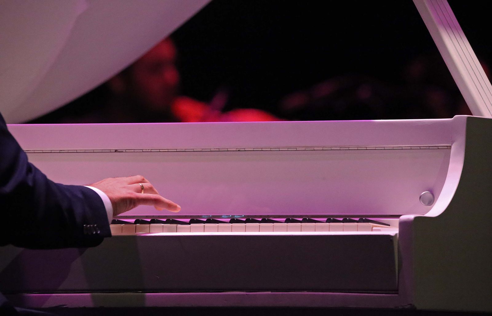 El concierto de Diego Valdivia en el teatro Florida, en imágenes