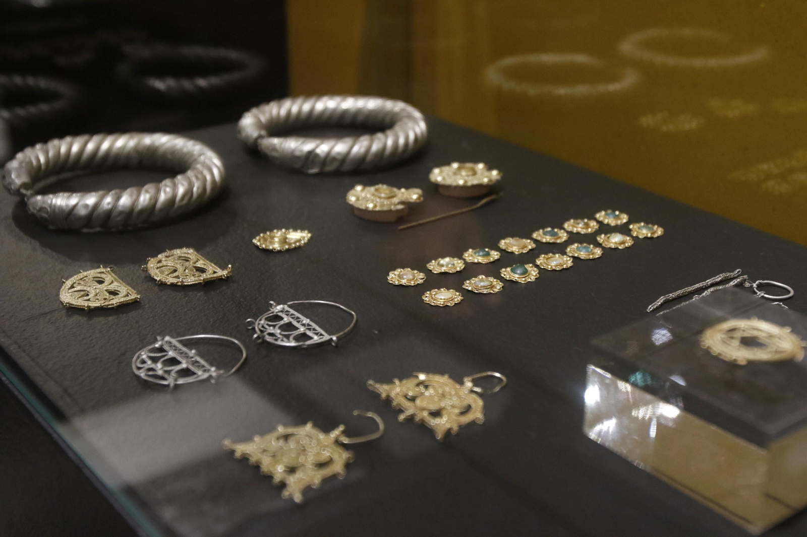 El Tesorrillo de Baena expuesto en el Museo Arqueológico de Córdoba en fotografías