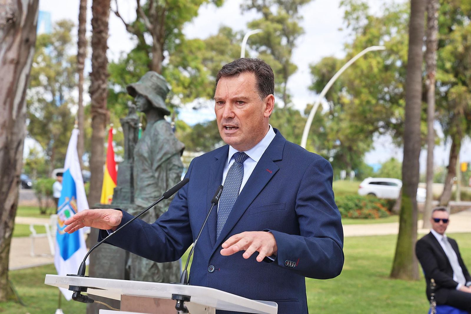 Las imágenes de la inauguración de la escultura a Miss Whitney