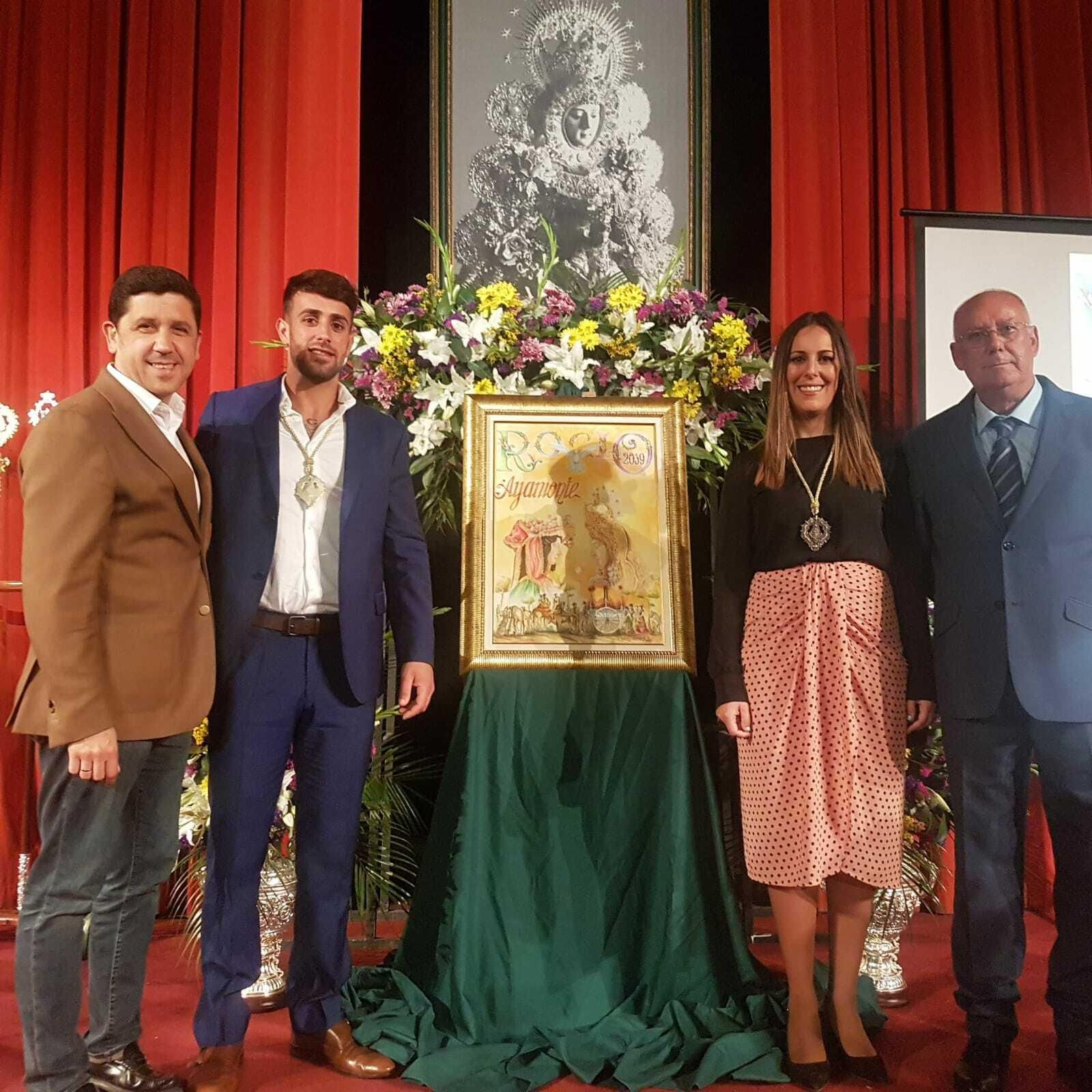 El autor de la obras con autoridades locales