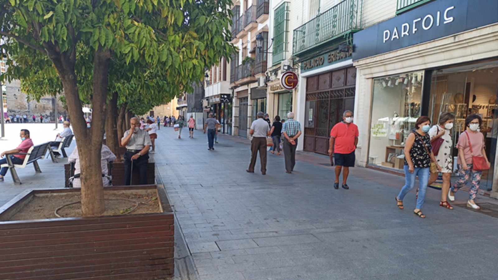 Plaza Nueva, de Lucena, en la segunda semana de septiembre.