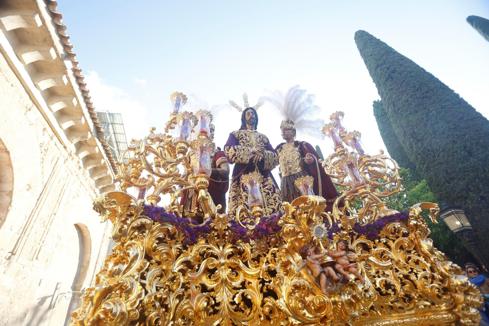 El traslado de la Estrella en este Sábado Santo de Córdoba, en imágenes