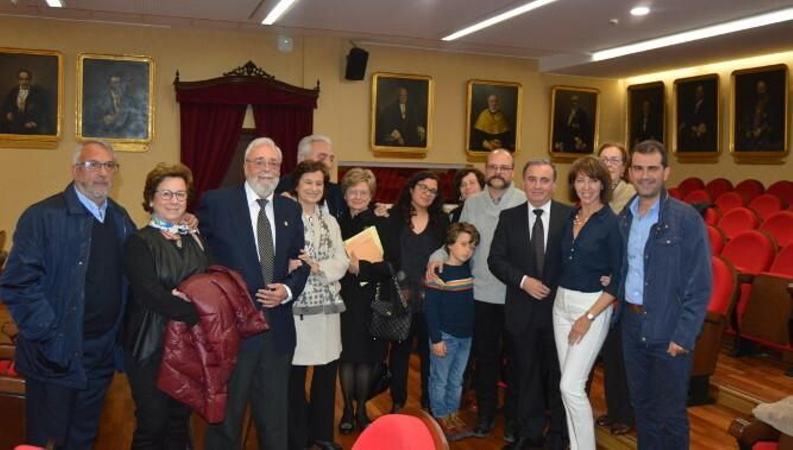 Santiago Fernández-Repeto, Pili Velasco, Fernando  Rodríguez Murillo, Charo Nuche, Antonio Fernández-Repeto, Maribel Valero, José Antonio y María del Carmen Rodríguez Valero, Manuel Alcaraz, Cristina Roldán, Isabel Guerrero y Nino Santamaría.