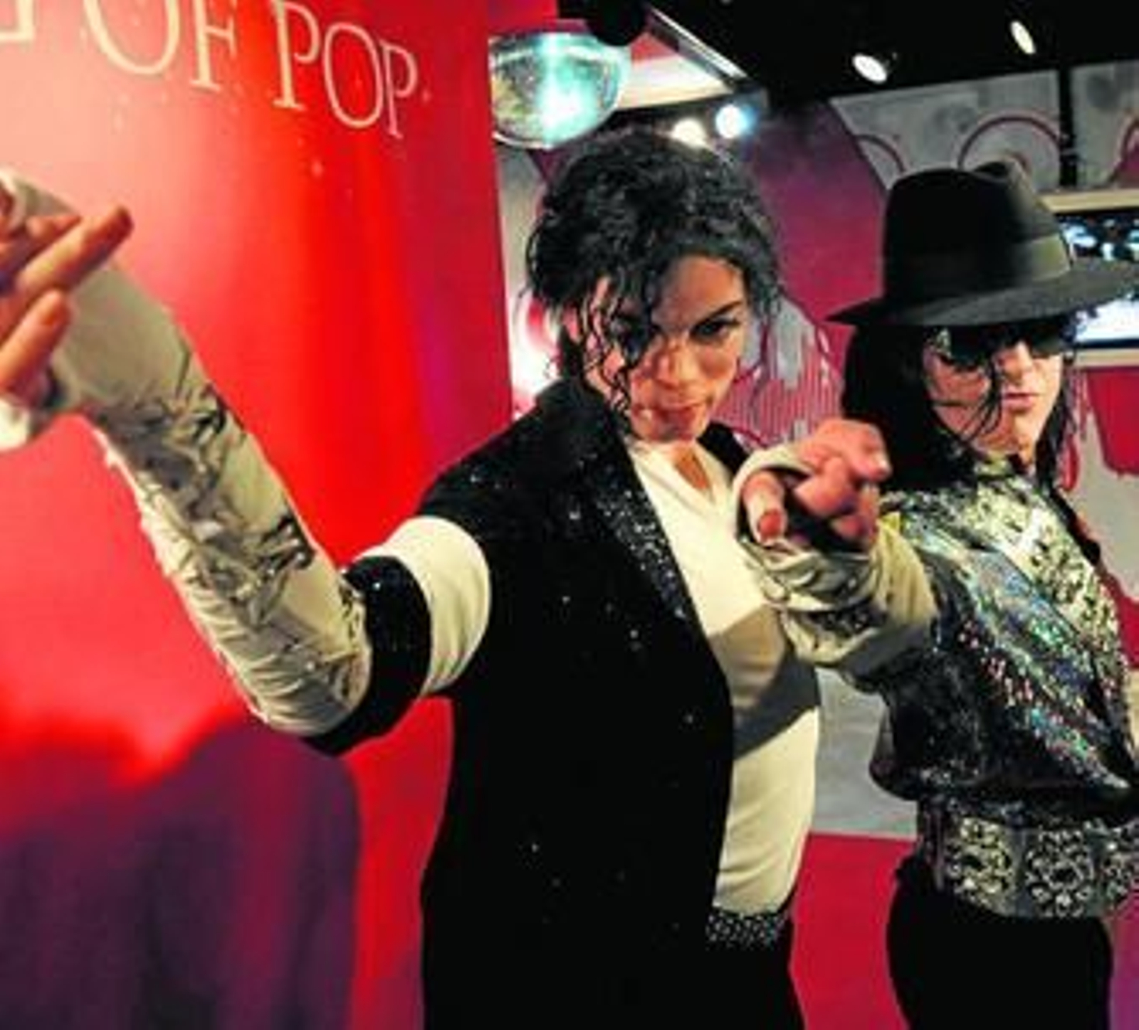 Los admiradores del &#39;rey del pop&#39; siguen recordándole y realizando homenajes, como uno ayer en Berlín.