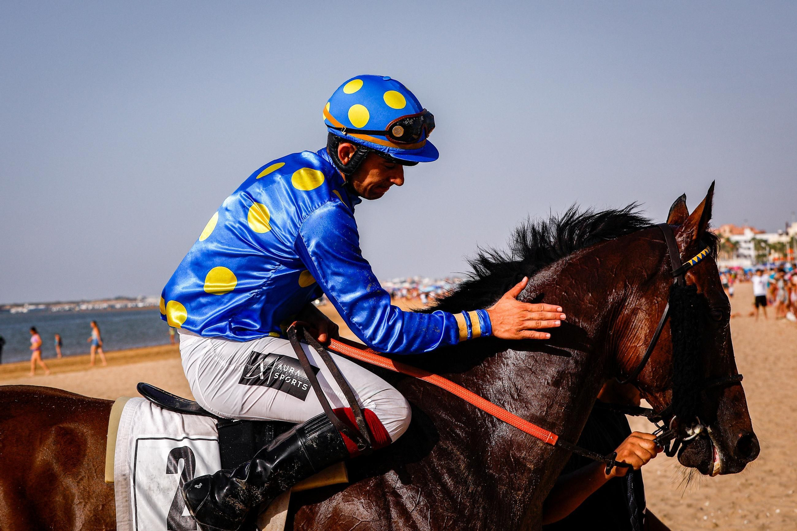 Imágenes de la segunda jornada del ciclo inicial de las Carreras de Caballos de Sanlúcar 2025