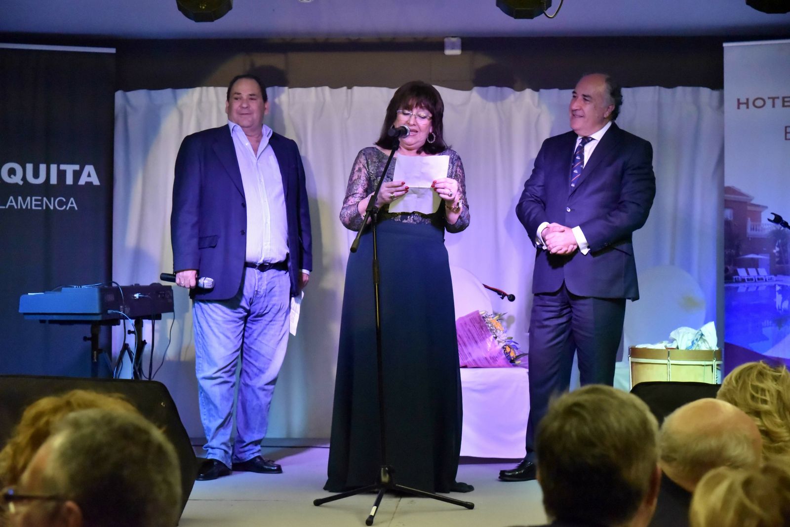 Beatriz Calderón, junto a Javier Ortega (izquierda) y José Ignacio Landaluce.