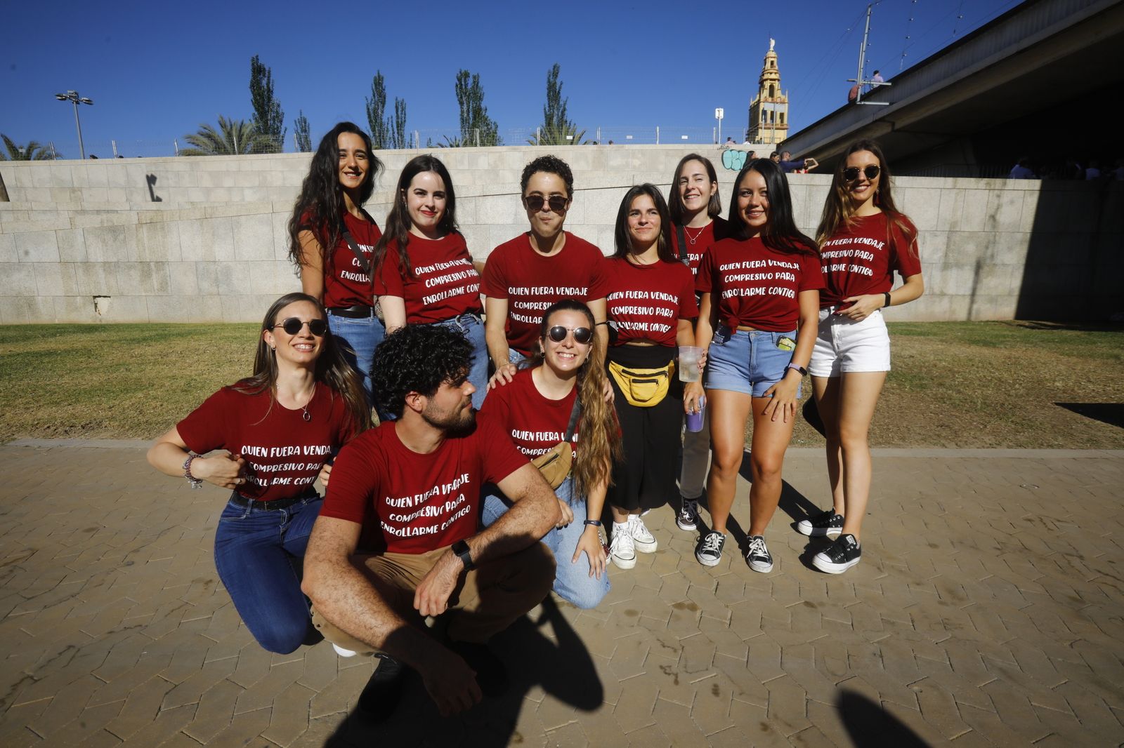 Imágenes de la Feria de Córdoba: Las camisetas picantes que solo te pones si eres estudiante