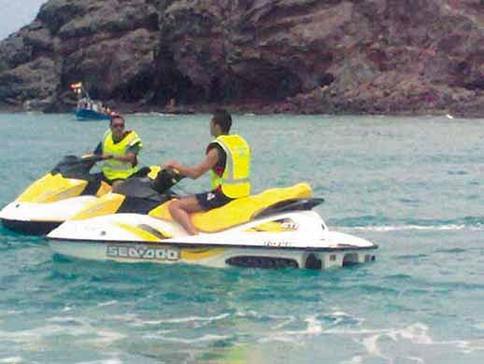 Las motos naúticas de alquiler deben guardar una distancia de 50 metros