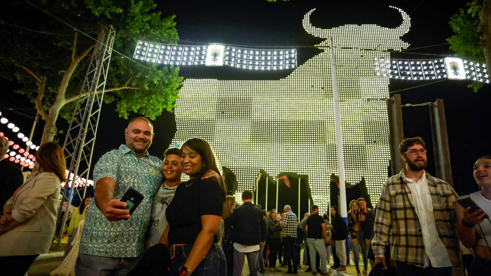 Fotografías con el alumbrado en la Feria de El Puerto.