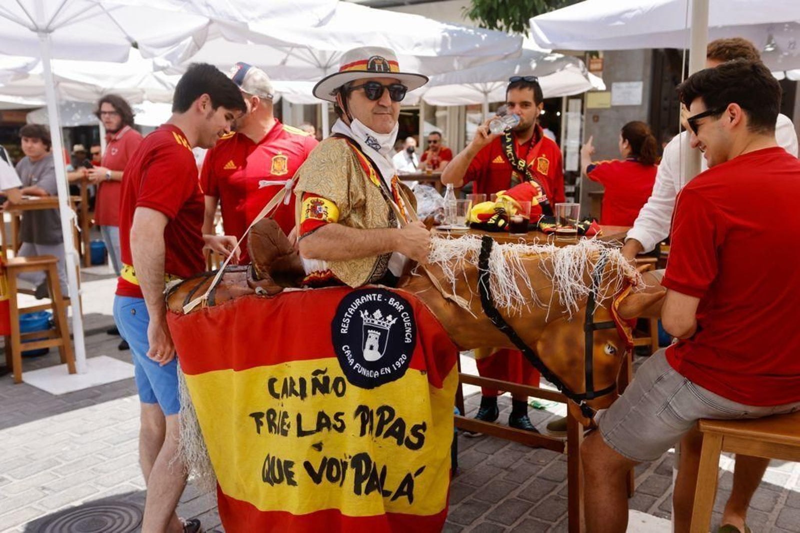 Eurocopa | Las imágenes de la convivencia entre España y Suecia en Sevilla