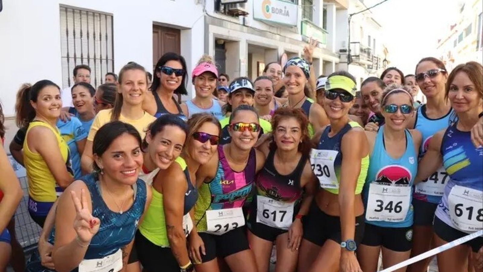 Algunas de las mujeres participantes en la carrera bonariega.