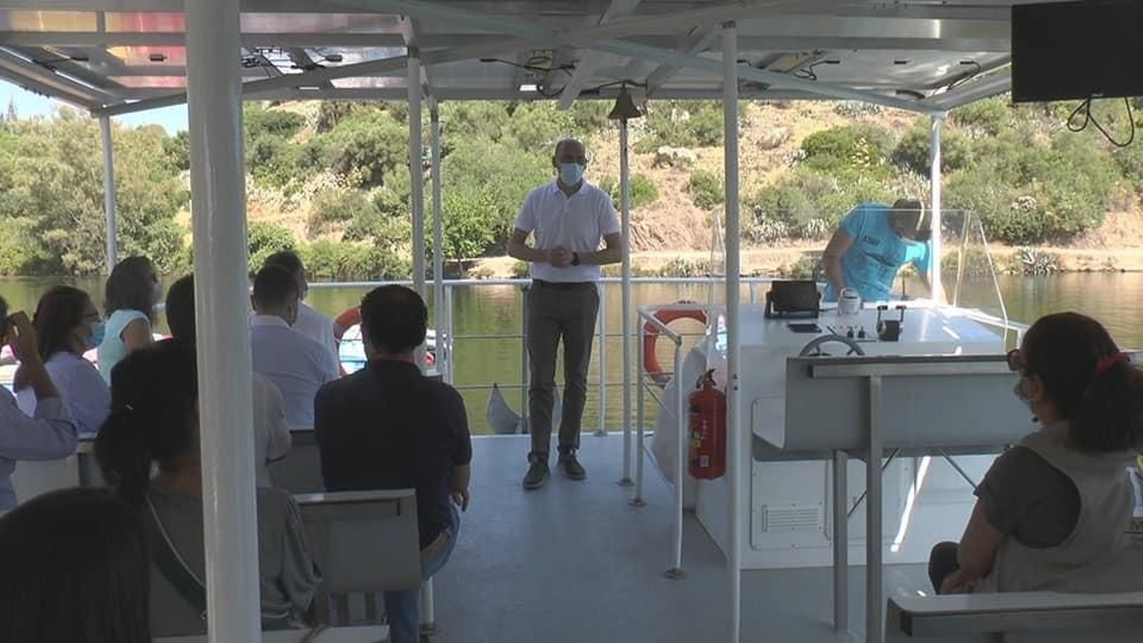 El primer viaje en barco por el Bembézar, en imágenes