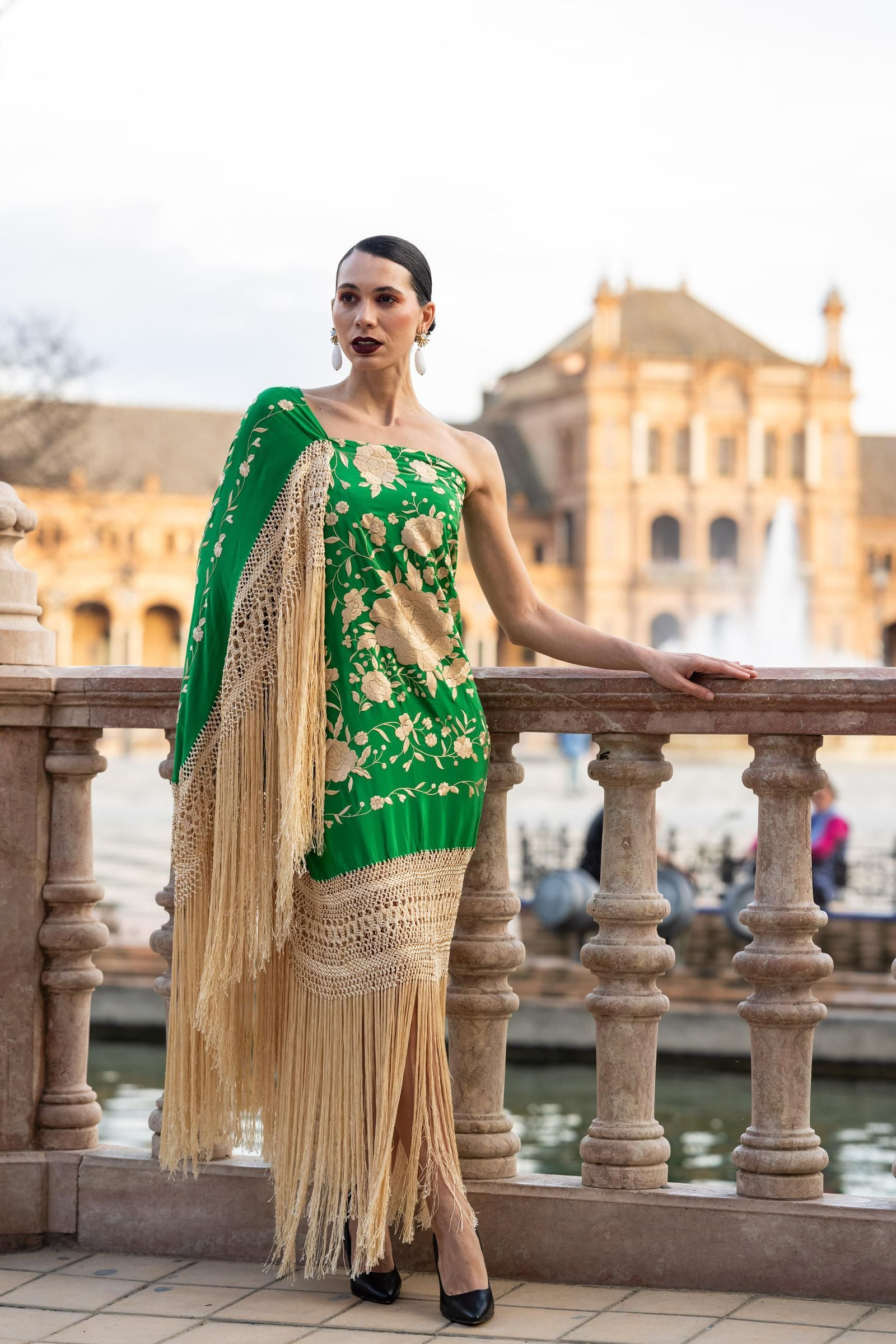 'Andalucía es blanca y verde', todas las fotos del desfile de moda flamenca