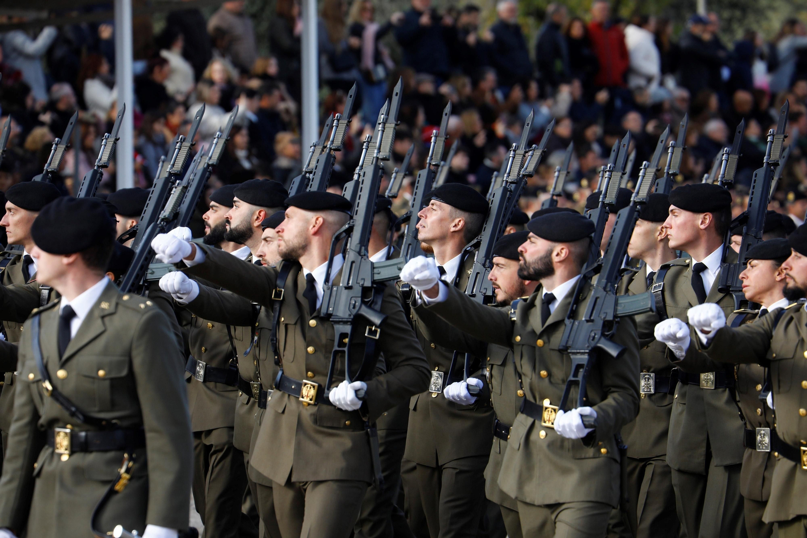 La Brigada Guzmán el Bueno X celebra el día de la Inmaculada en Cerro Muriano, en imágenes