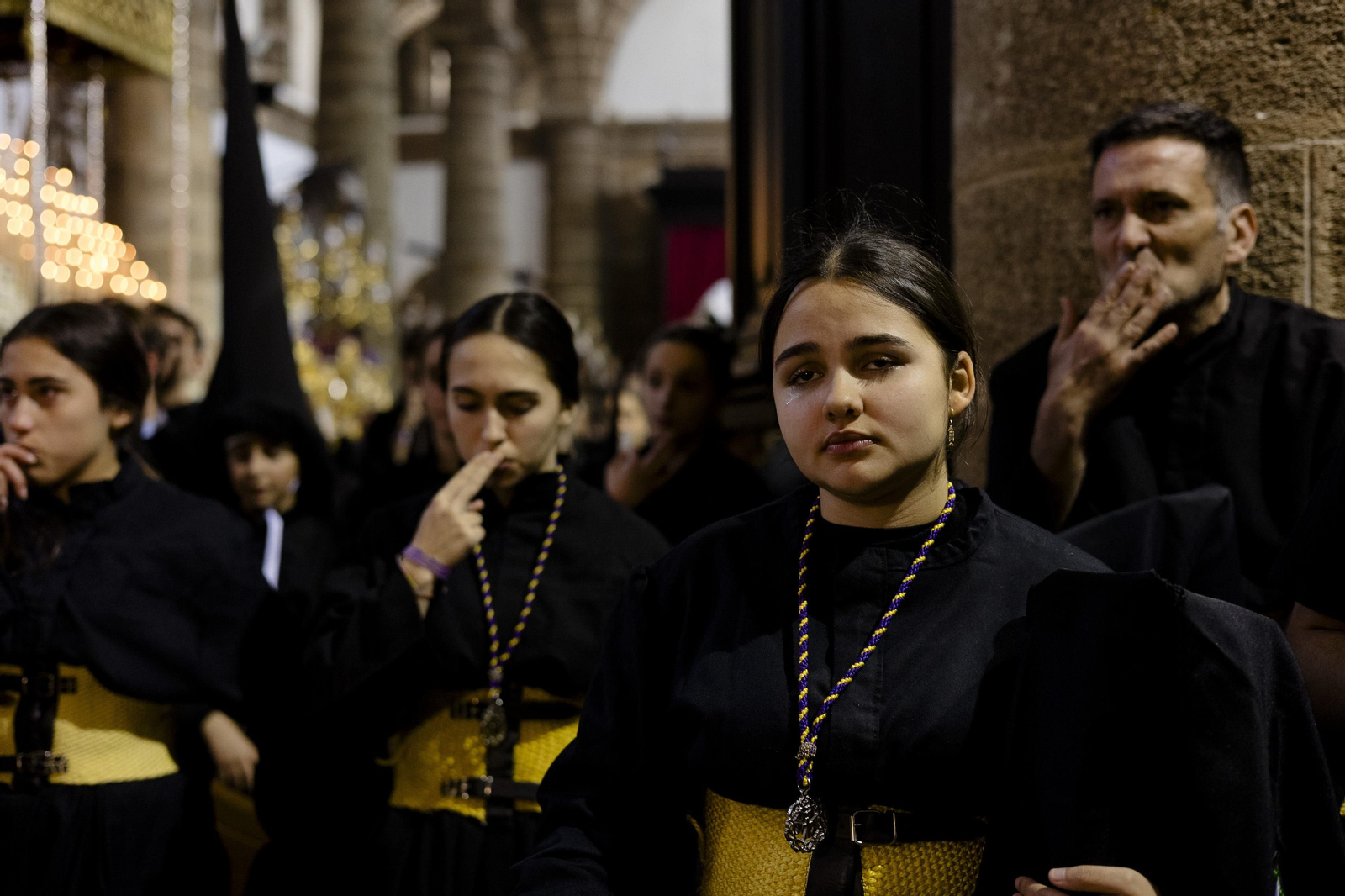 Las imágenes de la cofradía de Sanidad este Martes Santo en la Semana Santa de Cádiz de 2024