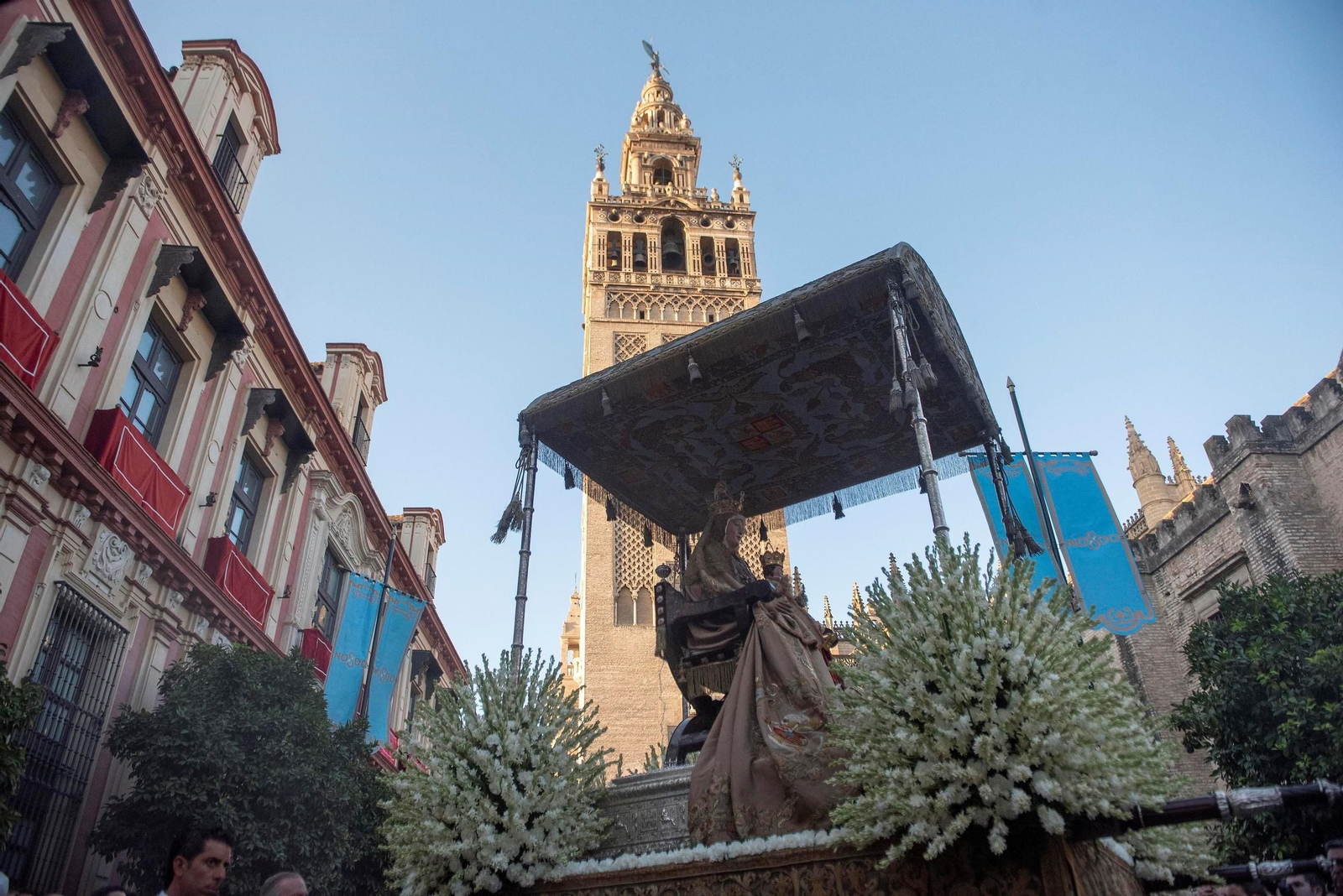 La Virgen de los Reyes, en la procesión del 15 de agosto.