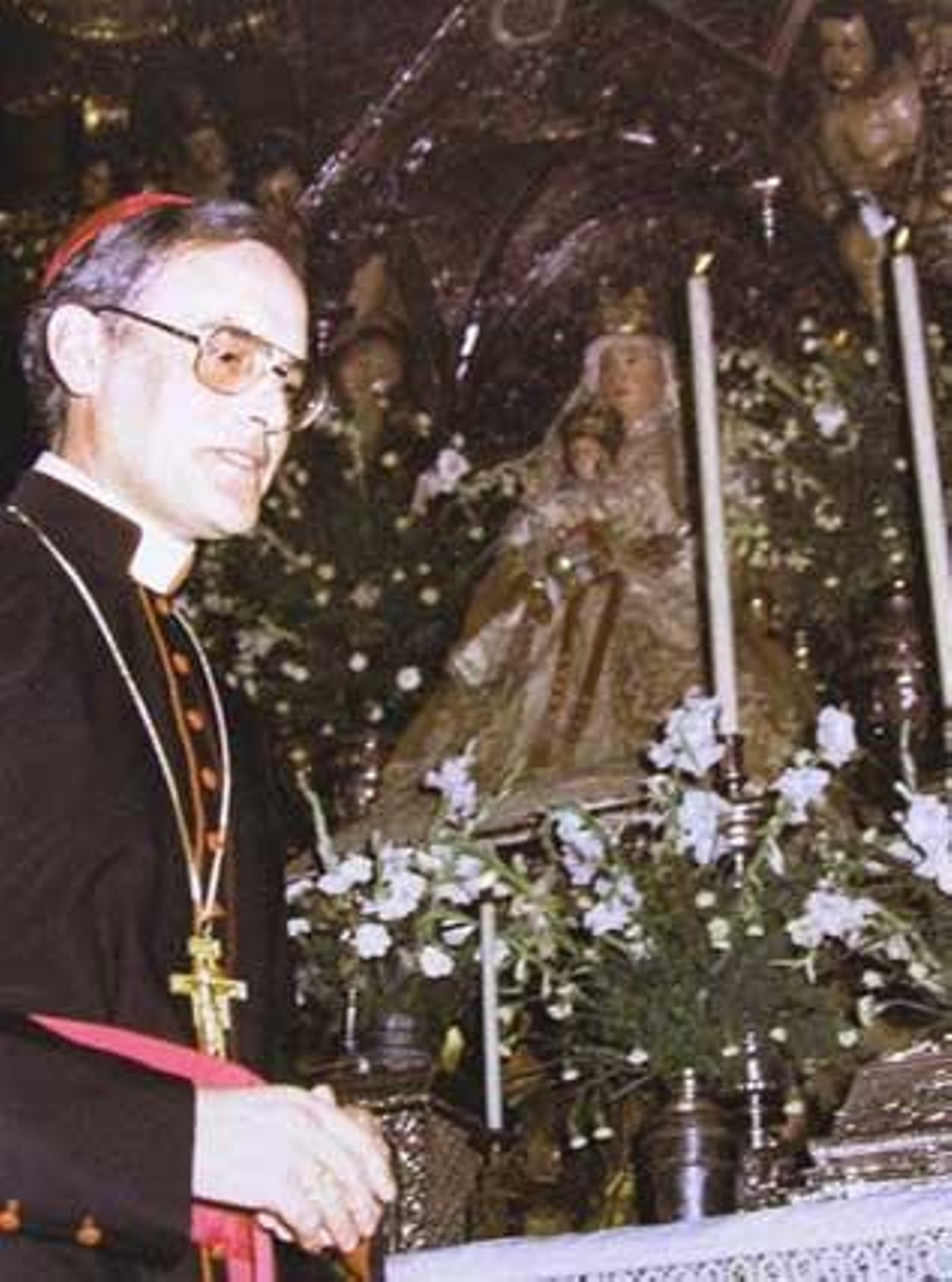 Junio de 1982: Toma de posesión. El 29 de junio, fiesta de San Pedro y San Pablo, se celebra la toma de posesión en Sevilla, un cargo para el que fue nombrado el el 22 de mayo de ese mismo año.