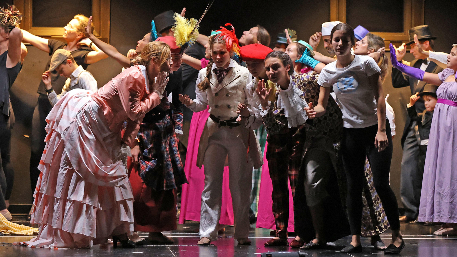 Ensayo del musical 'Ilumíname' de Fredes Insa