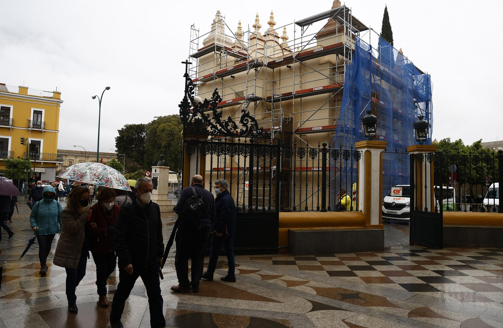 Así luce el Arco de la Macarena tras su restauración, todas las imágenes