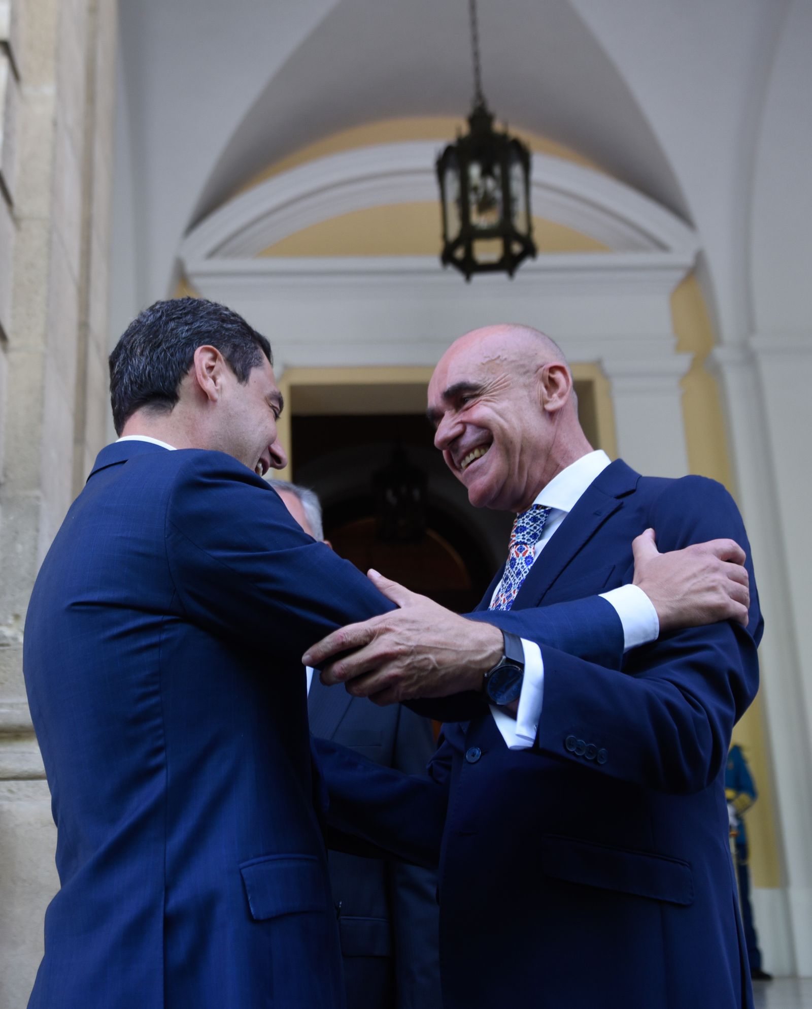 La investidura de José Luis Sanz como alcalde de Sevilla, en imágenes