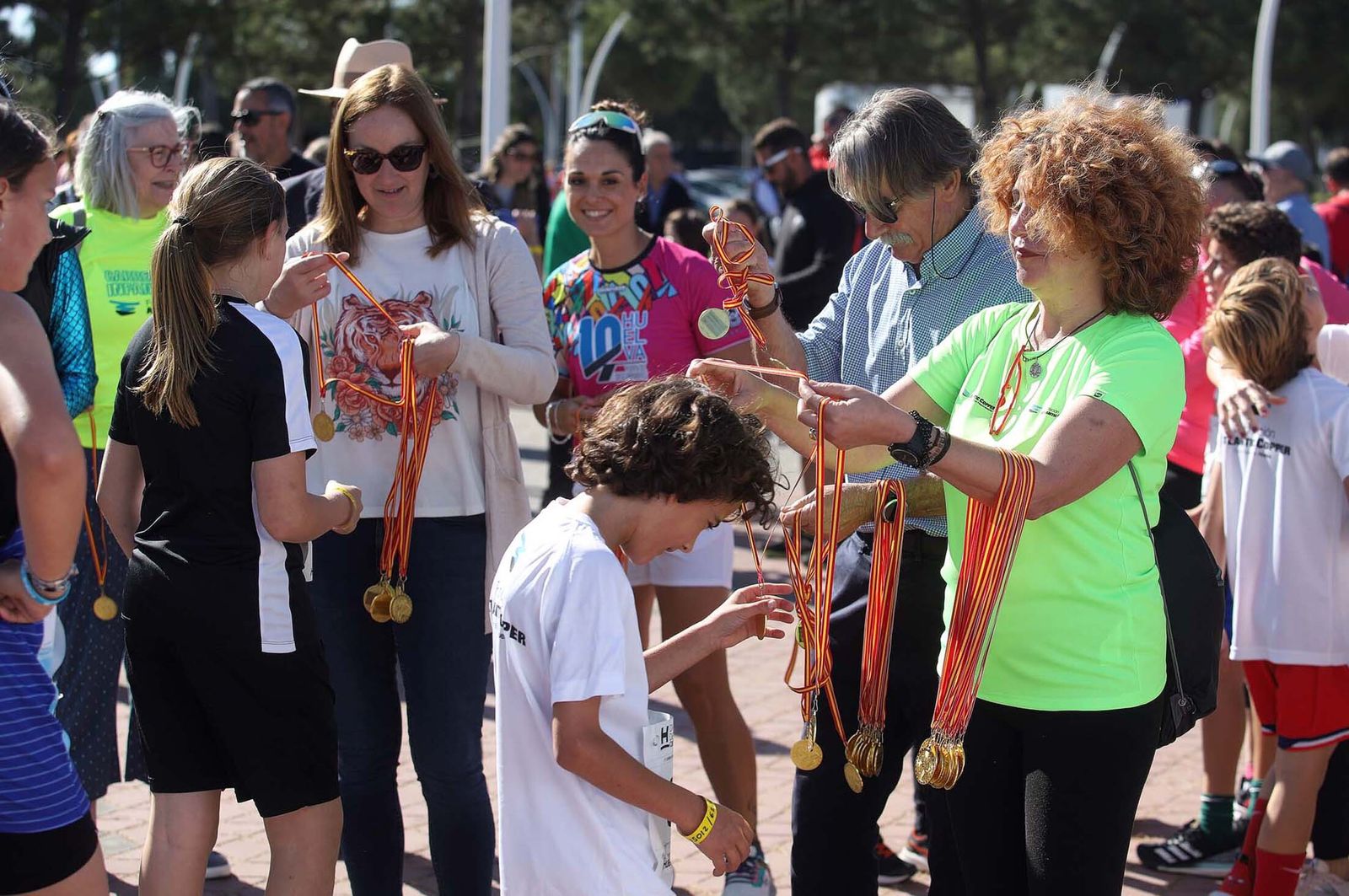 Imágenes de la carrera infantil previa a la "10K Puerta del Descubrimiento"
