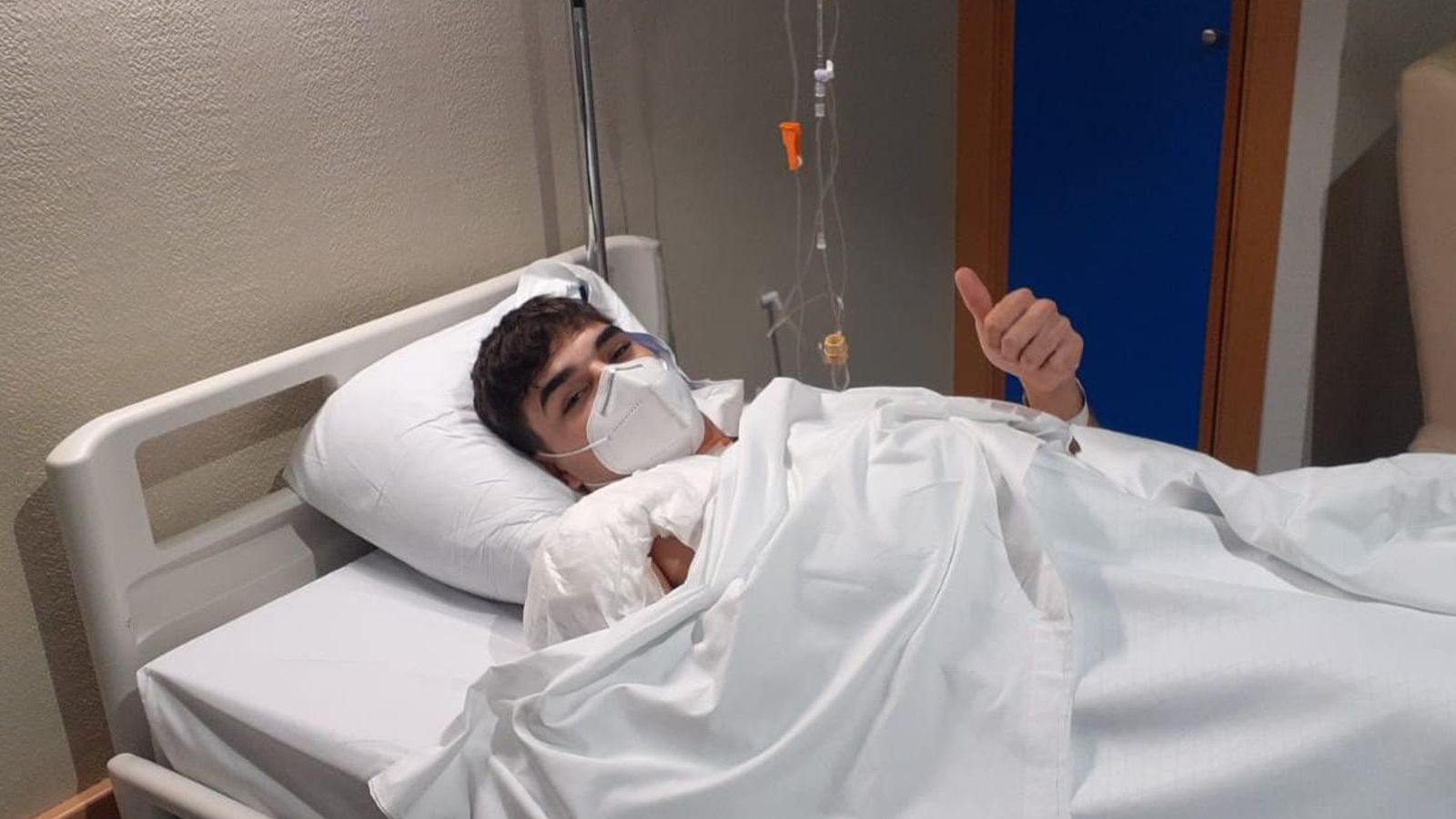 Isaac Romero tras su primera intervención en el hombro