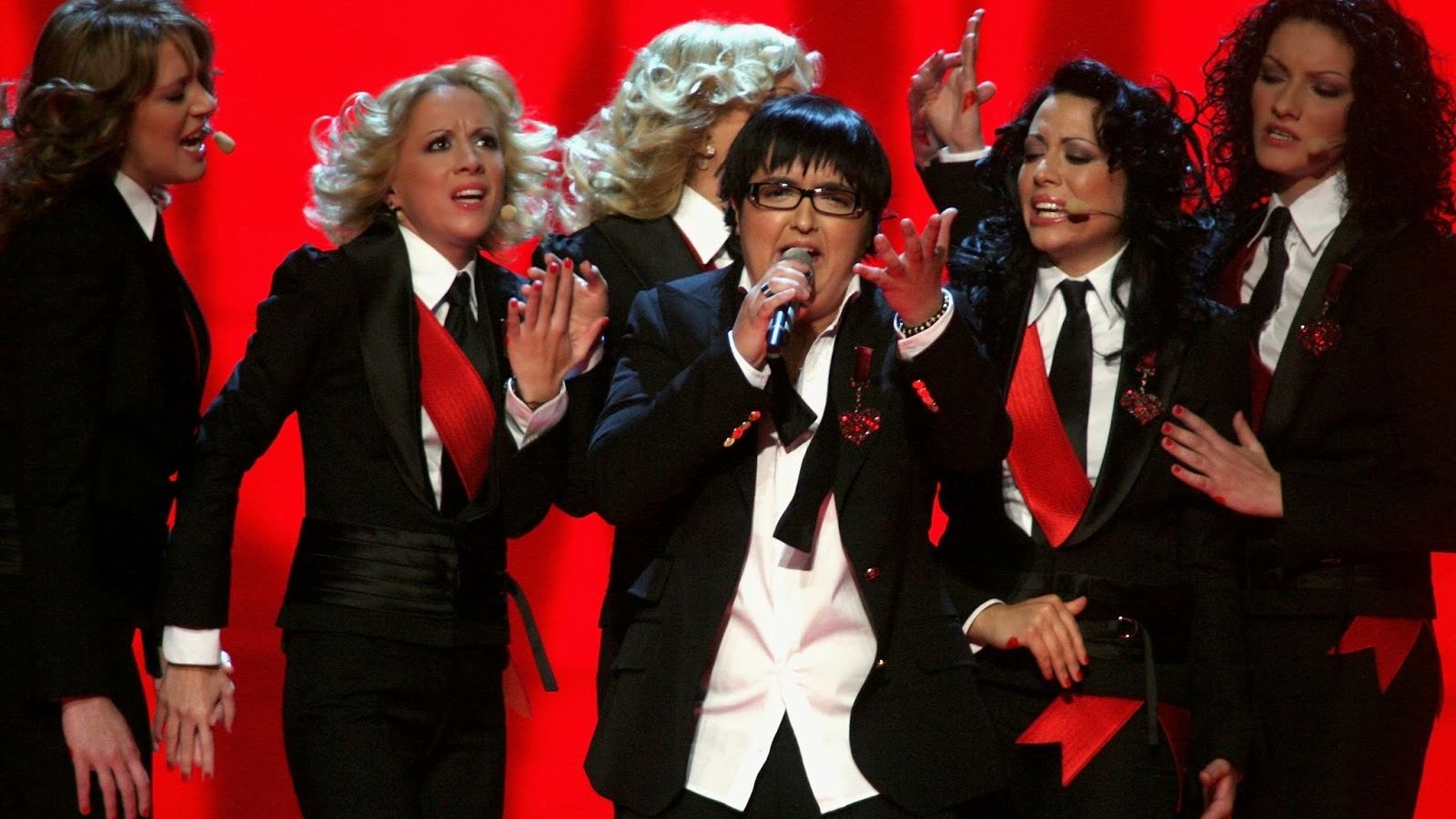 Marija Serifovic en su actuación en el Festival de 2007, debut y victoria de Serbia